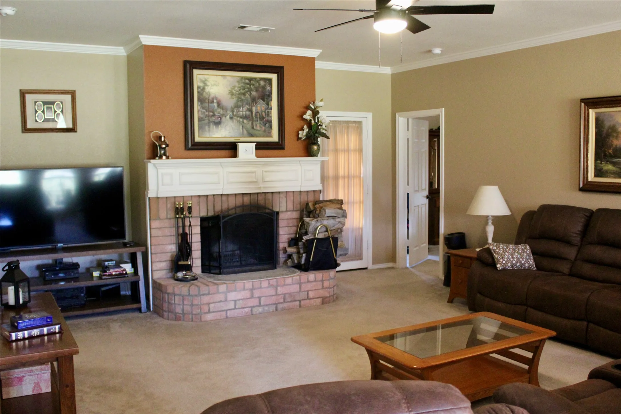 Single Family Residence For Sale in Grayson County , 166 Meadowview Circle, Van Alstyne, Texas 75495, 4 Bedroom, 2 Bathroom, 2 Garage spaces, 2,396 Sqft, built in 1999, mls#21348931, Real Estate Agent in Van Alstyne, Homes For Sale in Grayson county, Homes For Sale in Van Alstyne, Realtor in Van Alstyne Texas, Real Estate Brokerage Independent Realty Texas, Luminita Cordes Realtor