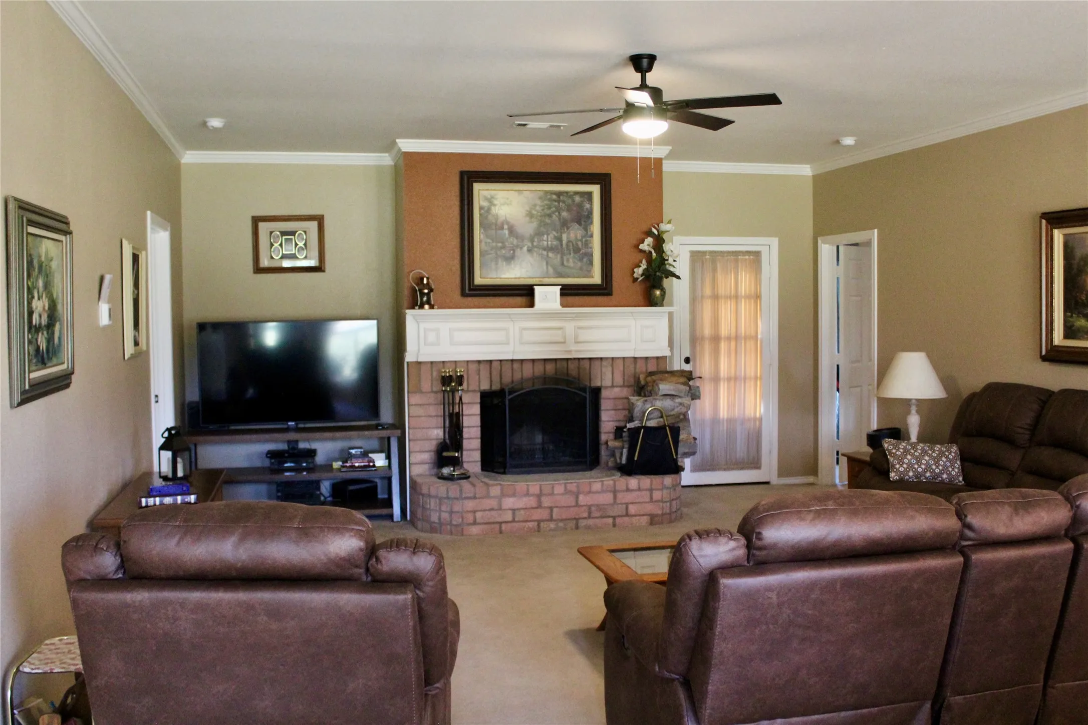 Single Family Residence For Sale in Grayson County , 166 Meadowview Circle, Van Alstyne, Texas 75495, 4 Bedroom, 2 Bathroom, 2 Garage spaces, 2,396 Sqft, built in 1999, mls#21348931, Real Estate Agent in Van Alstyne, Homes For Sale in Grayson county, Homes For Sale in Van Alstyne, Realtor in Van Alstyne Texas, Real Estate Brokerage Independent Realty Texas, Luminita Cordes Realtor
