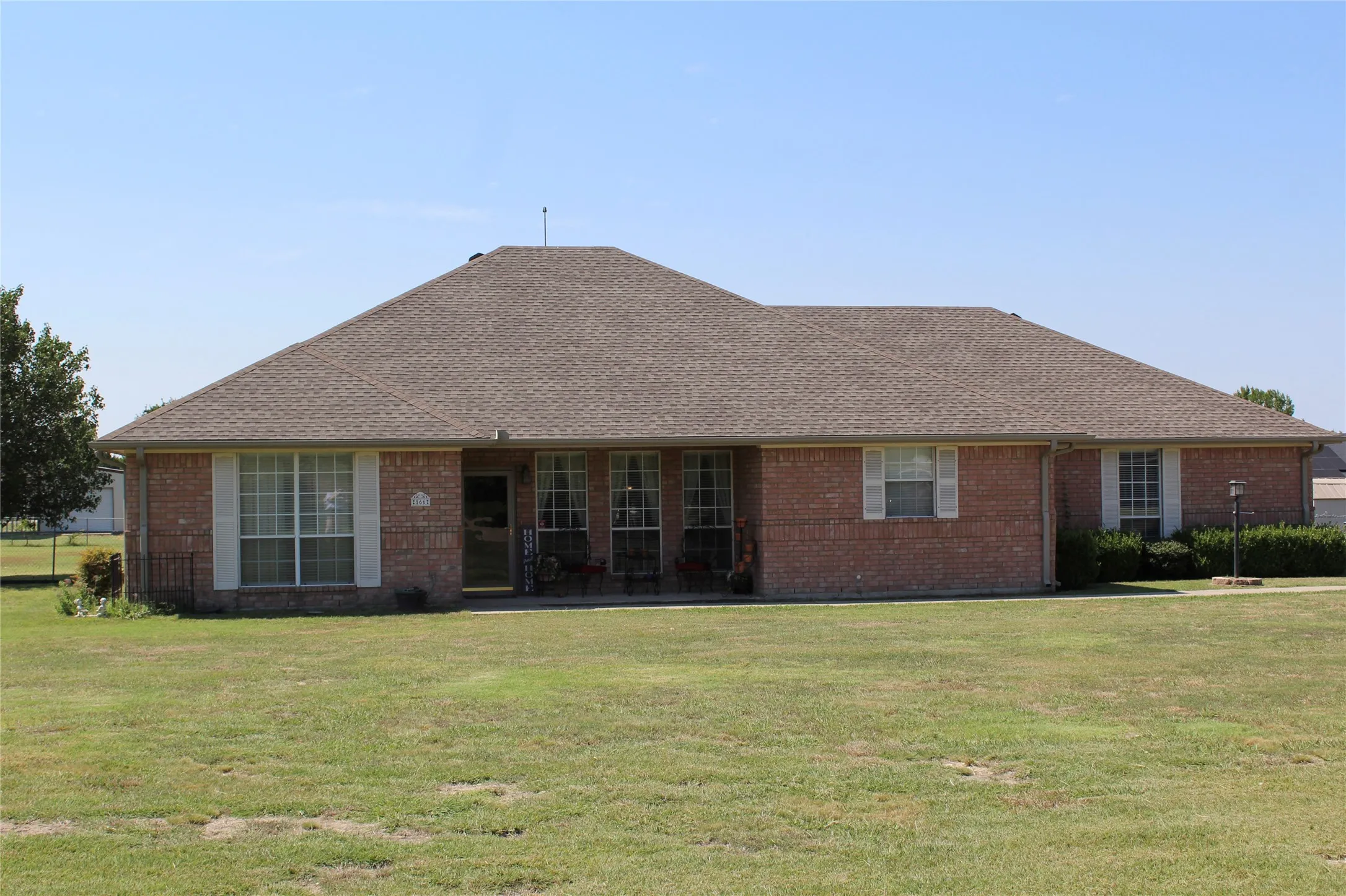 Single Family Residence For Sale in Grayson County , 166 Meadowview Circle, Van Alstyne, Texas 75495, 4 Bedroom, 2 Bathroom, 2 Garage spaces, 2,396 Sqft, built in 1999, mls#21348931, Real Estate Agent in Van Alstyne, Homes For Sale in Grayson county, Homes For Sale in Van Alstyne, Realtor in Van Alstyne Texas, Real Estate Brokerage Independent Realty Texas, Luminita Cordes Realtor