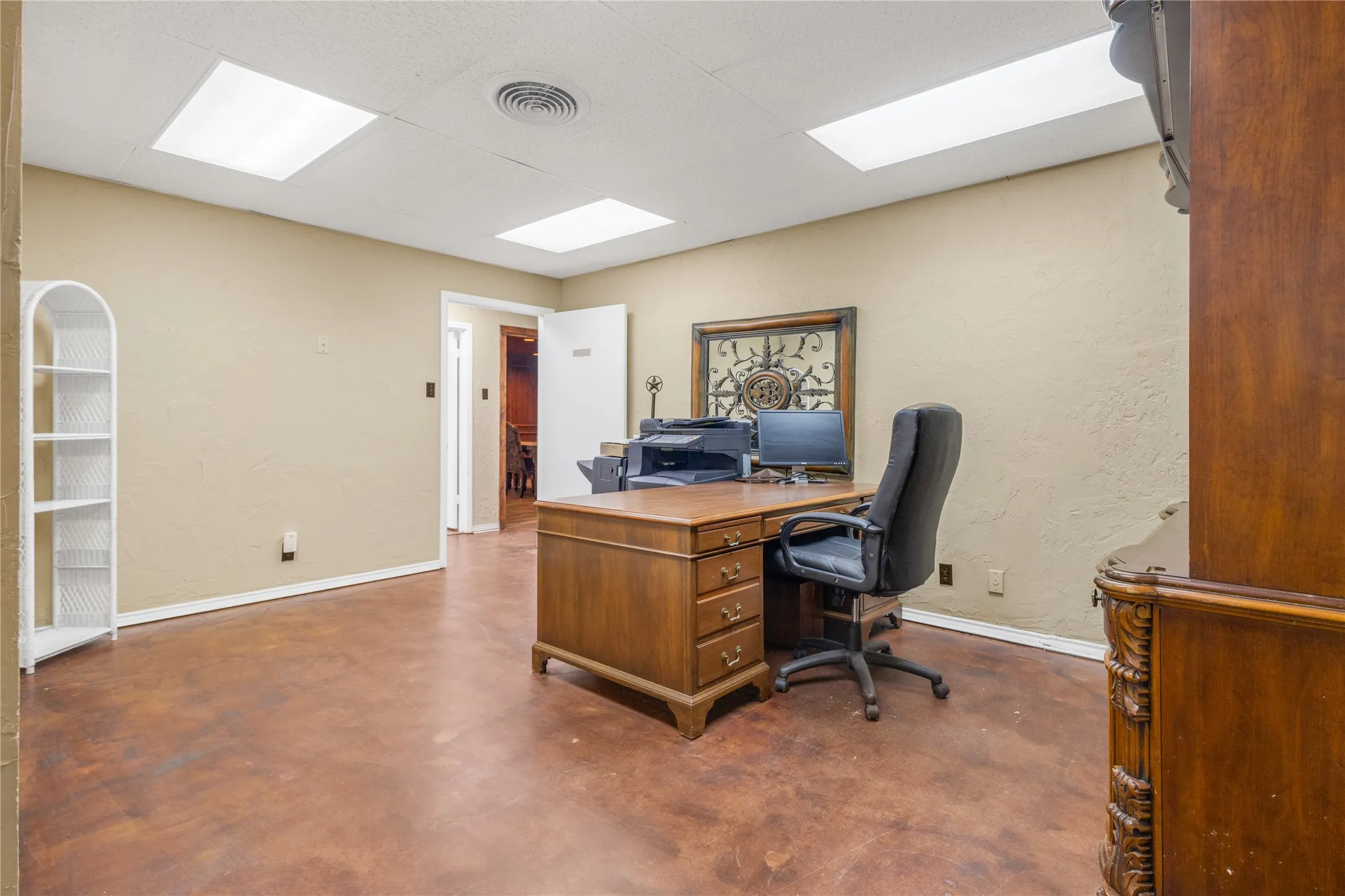 Office For Sale in Wood County , 101 S Main Street, Quitman, Texas 75783, 0, 0, Garage spaces, 0 Sqft, built in 1999, Price $275,000, mls#21351655, Real Estate Agent in Quitman, Homes For Sale in Wood county, Homes For Sale in Quitman, Realtor in Quitman Texas, Real Estate Brokerage Independent Realty Texas, Luminita Cordes Realtor