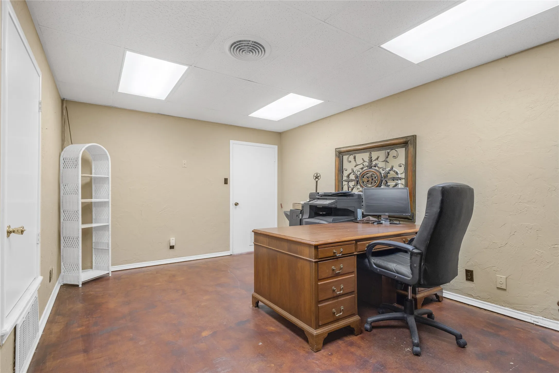 Office For Sale in Wood County , 101 S Main Street, Quitman, Texas 75783, 0, 0, Garage spaces, 0 Sqft, built in 1999, Price $275,000, mls#21351655, Real Estate Agent in Quitman, Homes For Sale in Wood county, Homes For Sale in Quitman, Realtor in Quitman Texas, Real Estate Brokerage Independent Realty Texas, Luminita Cordes Realtor