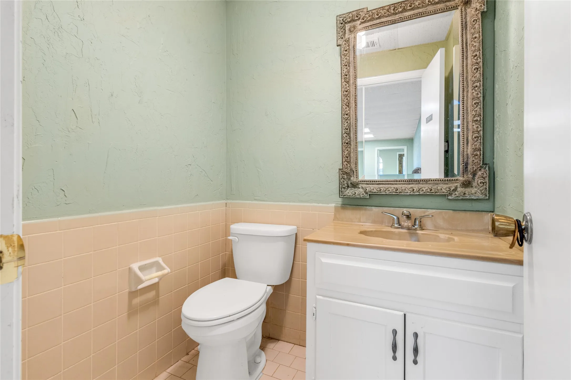 Office For Sale in Wood County , 101 S Main Street, Quitman, Texas 75783, 0, 0, Garage spaces, 0 Sqft, built in 1999, Price $275,000, mls#21351655, Real Estate Agent in Quitman, Homes For Sale in Wood county, Homes For Sale in Quitman, Realtor in Quitman Texas, Real Estate Brokerage Independent Realty Texas, Luminita Cordes Realtor
