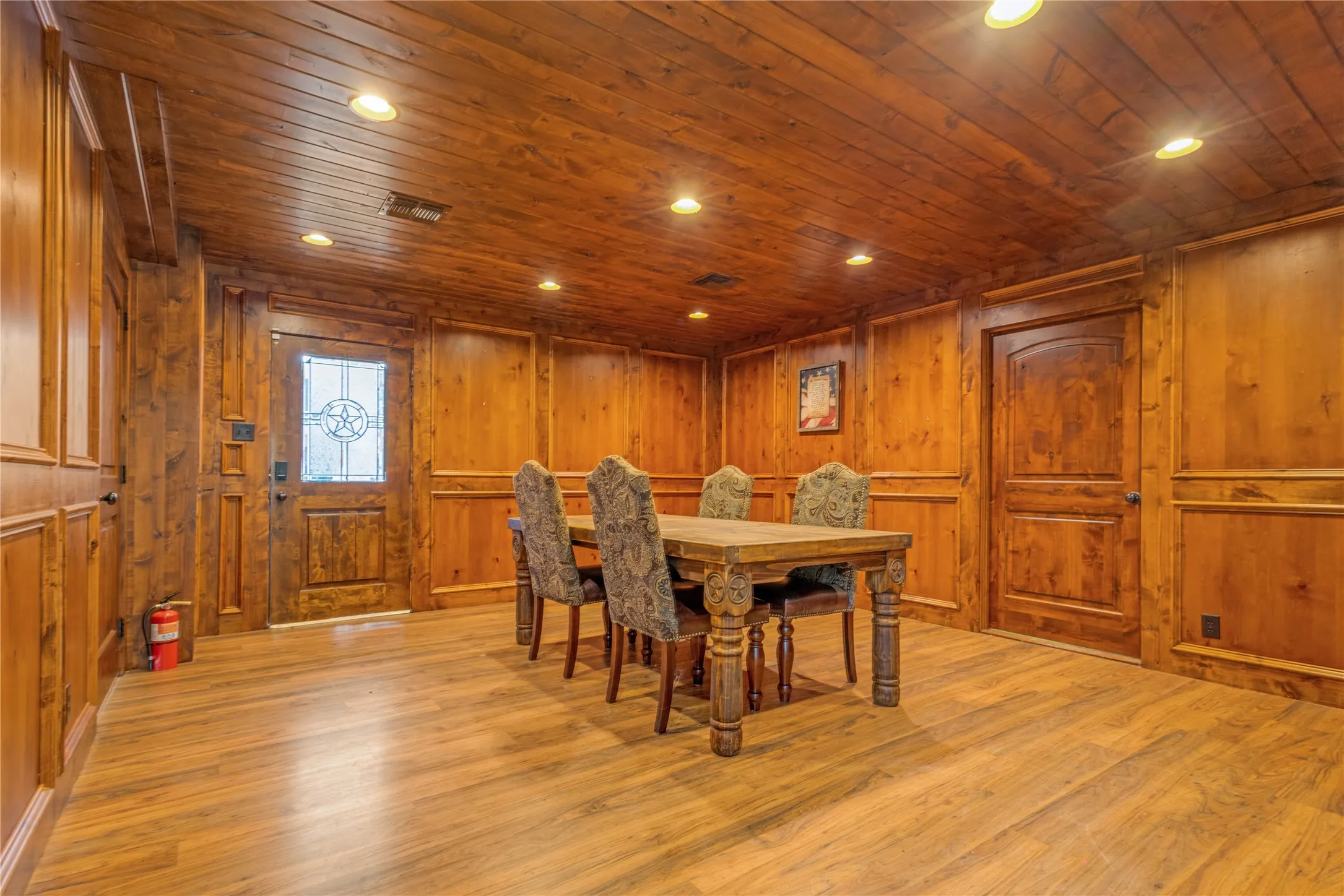 Office For Sale in Wood County , 101 S Main Street, Quitman, Texas 75783, 0, 0, Garage spaces, 0 Sqft, built in 1999, Price $275,000, mls#21351655, Real Estate Agent in Quitman, Homes For Sale in Wood county, Homes For Sale in Quitman, Realtor in Quitman Texas, Real Estate Brokerage Independent Realty Texas, Luminita Cordes Realtor