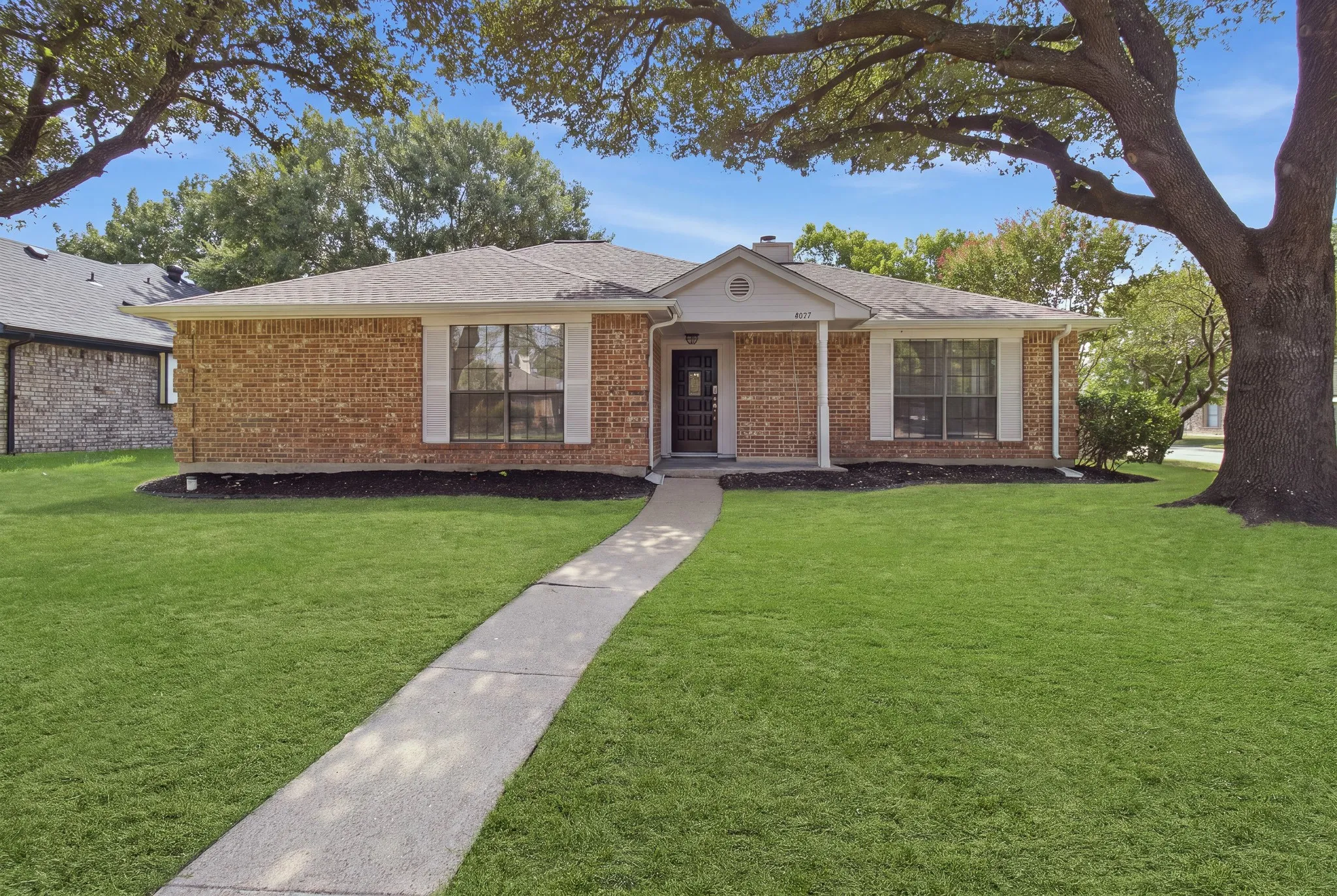 Single Family Residence For Sale in Dallas County , 4017 Knights Bridge Drive, Rowlett, Texas 75088, 3 Bedroom, 2 Bathroom, 2 Garage spaces, 1,590 Sqft, built in 1986, mls#21349272, Real Estate Agent in Rowlett, Homes For Sale in Dallas county, Homes For Sale in Rowlett, Realtor in Rowlett Texas, Real Estate Brokerage Independent Realty Texas, Luminita Cordes Realtor