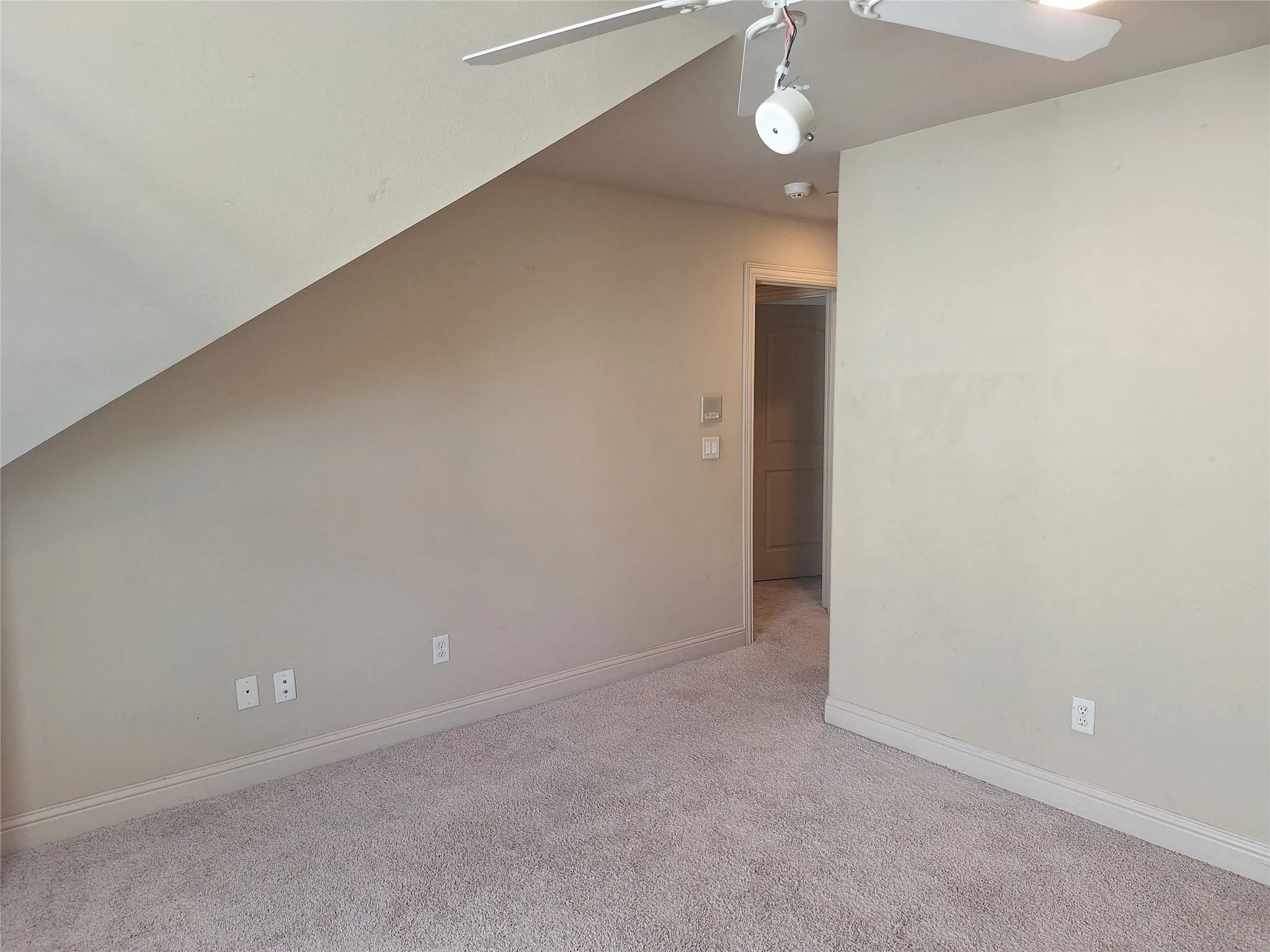 Condominium For Rent in Dallas County , 3416 Westminster Avenue 1, University Park, Texas 75205, 3 Bedroom, 4 Bathroom, 2 Garage spaces, 1,822 Sqft, built in 2005, mls#21351679, Real Estate Agent in University Park, Homes For Rent in Dallas county, Homes For Rent in University Park, Realtor in University Park Texas, Real Estate Brokerage Independent Realty Texas, Luminita Cordes Realtor