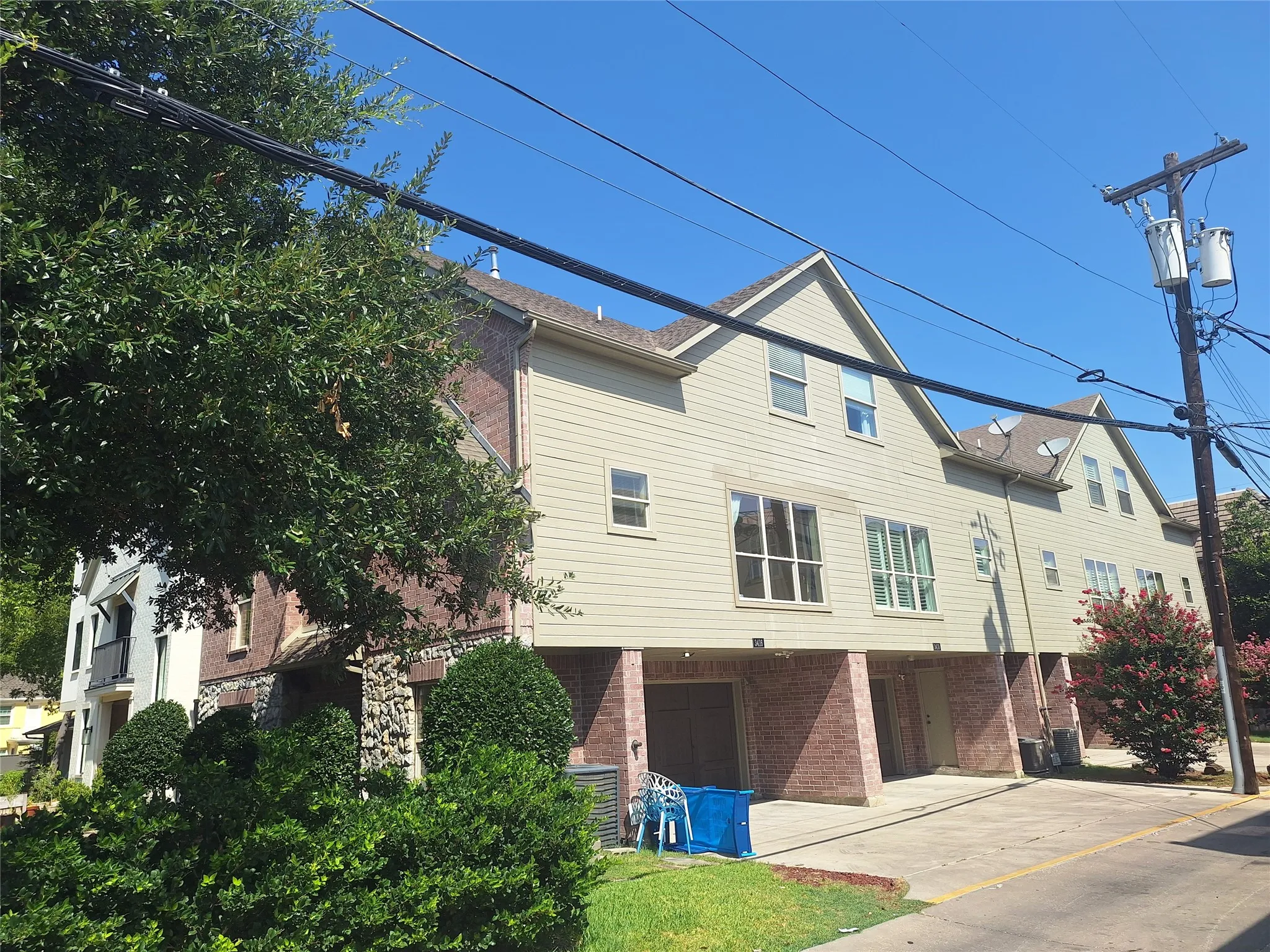 Condominium For Rent in Dallas County , 3416 Westminster Avenue 1, University Park, Texas 75205, 3 Bedroom, 4 Bathroom, 2 Garage spaces, 1,822 Sqft, built in 2005, mls#21351679, Real Estate Agent in University Park, Homes For Rent in Dallas county, Homes For Rent in University Park, Realtor in University Park Texas, Real Estate Brokerage Independent Realty Texas, Luminita Cordes Realtor