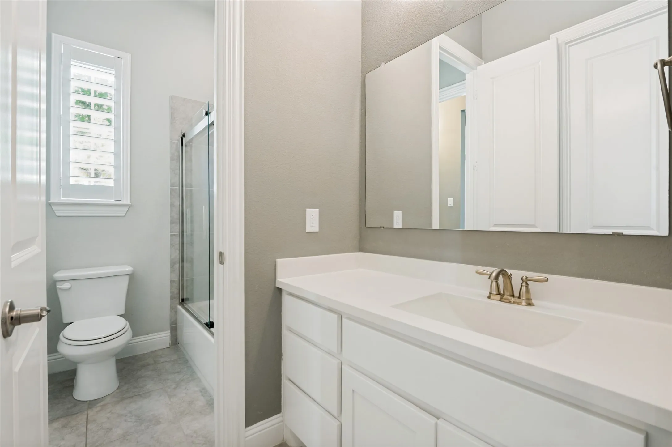 Jack & Jill bathroom