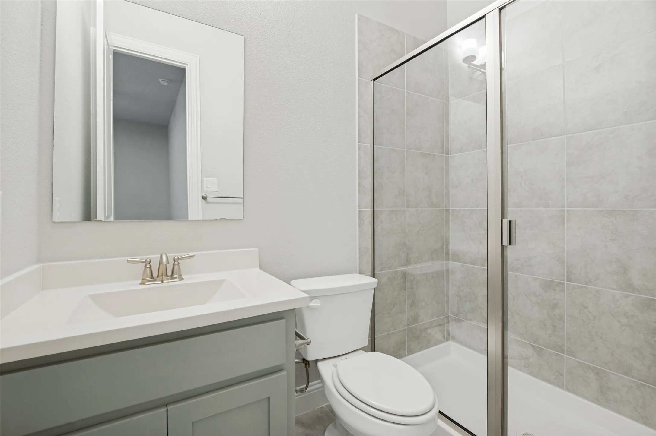 ensuite bathroom for a seocndary bedroom