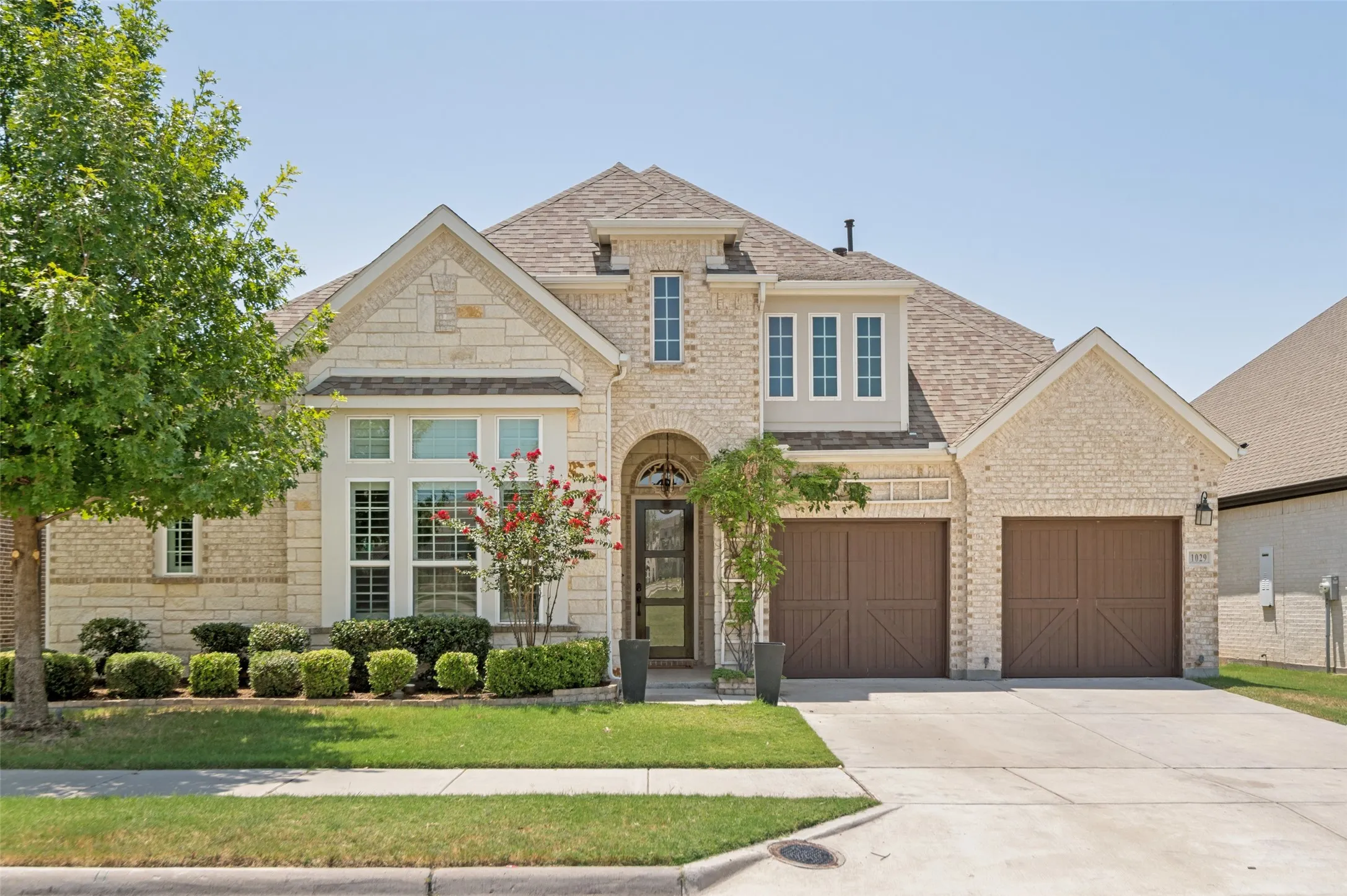 Single Family Residence For Sale in Collin County , 1029 Billy Lane, Allen, Texas 75013, 4 Bedroom, 5 Bathroom, 3 Garage spaces, 3,640 Sqft, built in 2019, mls#21349629, Real Estate Agent in Allen, Homes For Sale in Collin county, Homes For Sale in Allen, Realtor in Allen Texas, Real Estate Brokerage Independent Realty Texas, Luminita Cordes Realtor