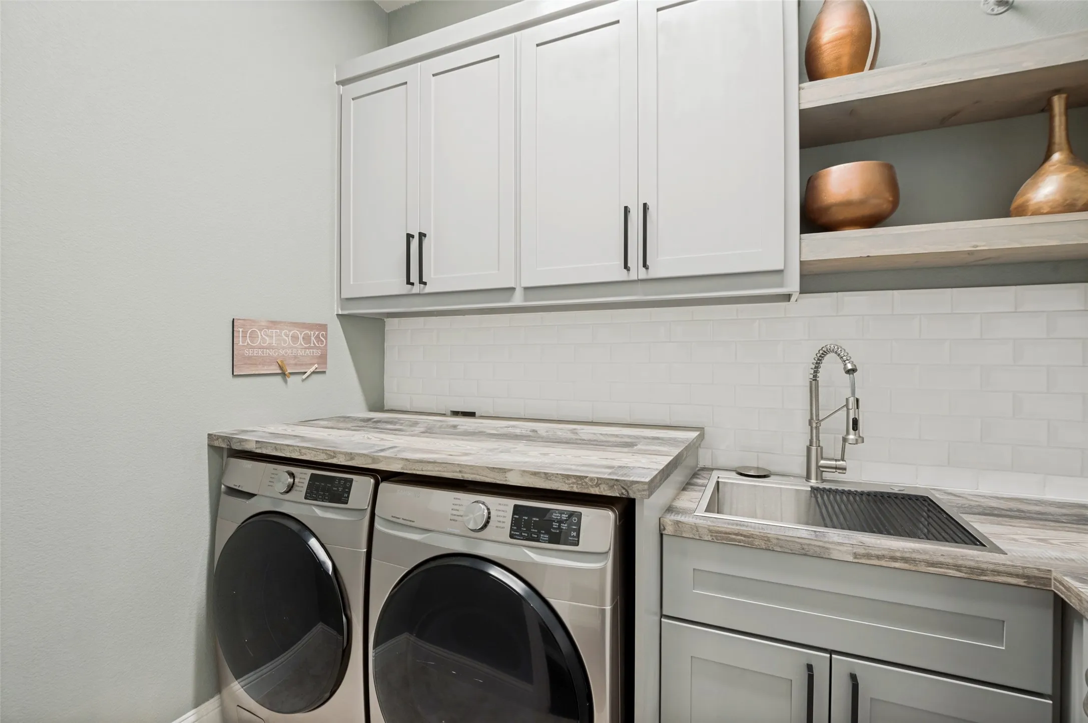 Single Family Residence For Sale in Collin County , 1029 Billy Lane, Allen, Texas 75013, 4 Bedroom, 5 Bathroom, 3 Garage spaces, 3,640 Sqft, built in 2019, mls#21349629, Real Estate Agent in Allen, Homes For Sale in Collin county, Homes For Sale in Allen, Realtor in Allen Texas, Real Estate Brokerage Independent Realty Texas, Luminita Cordes Realtor