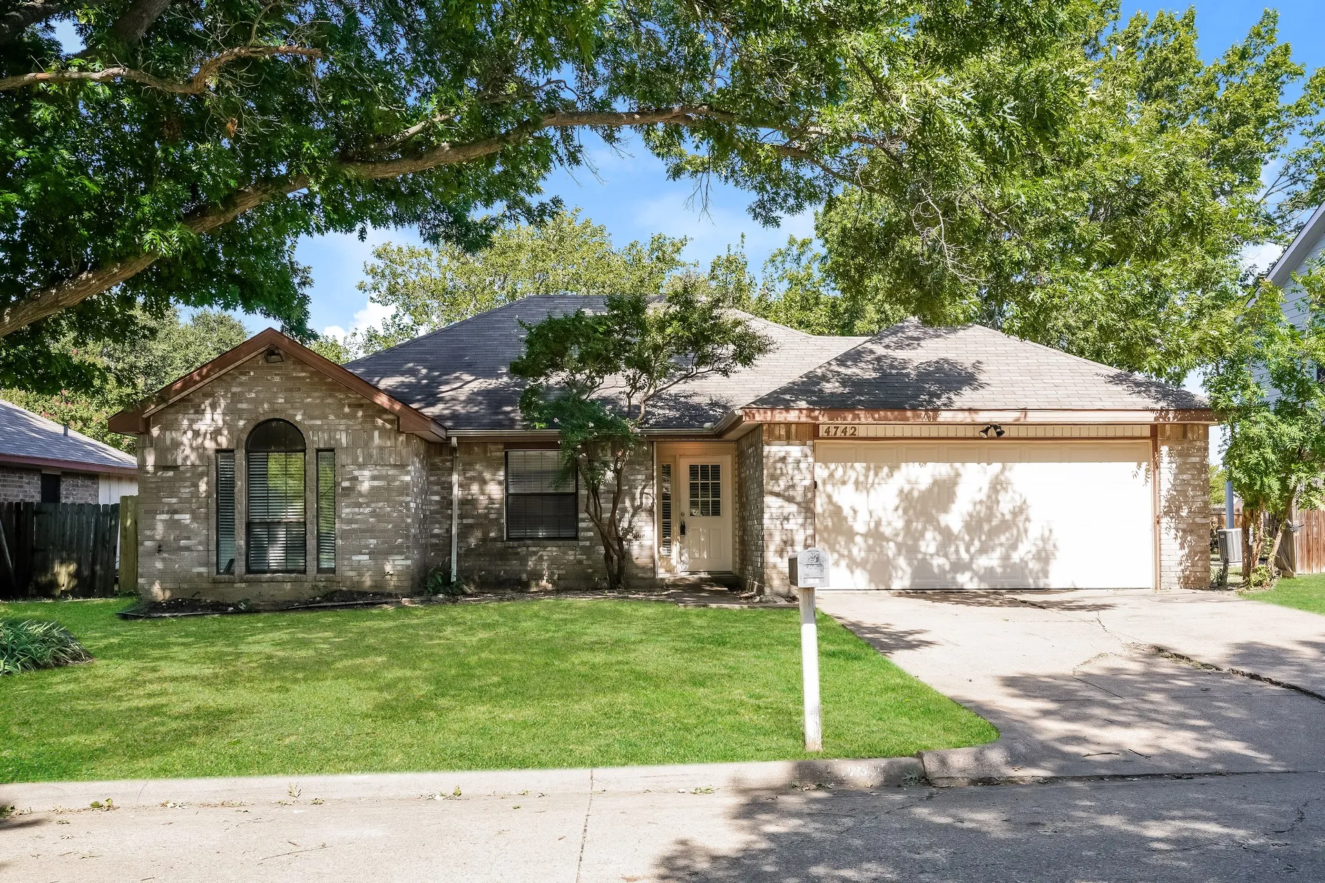 Single Family Residence For Rent