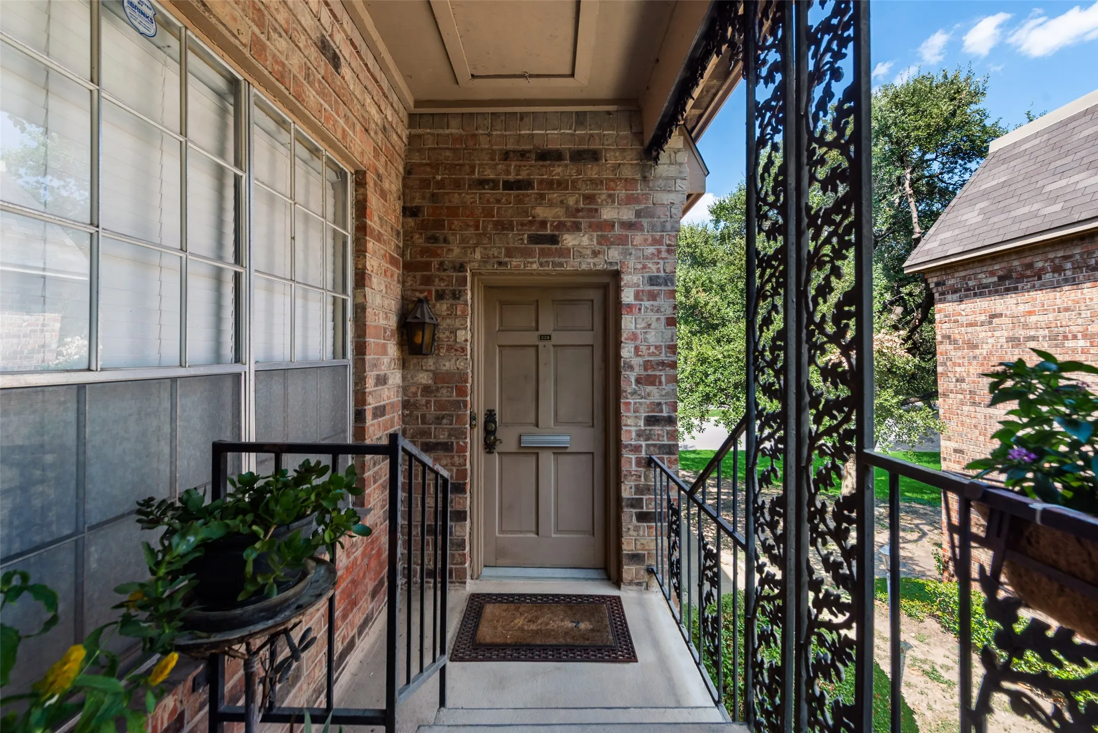 4349 Bellaire Drive S #228S Fort Worth, TX 76109