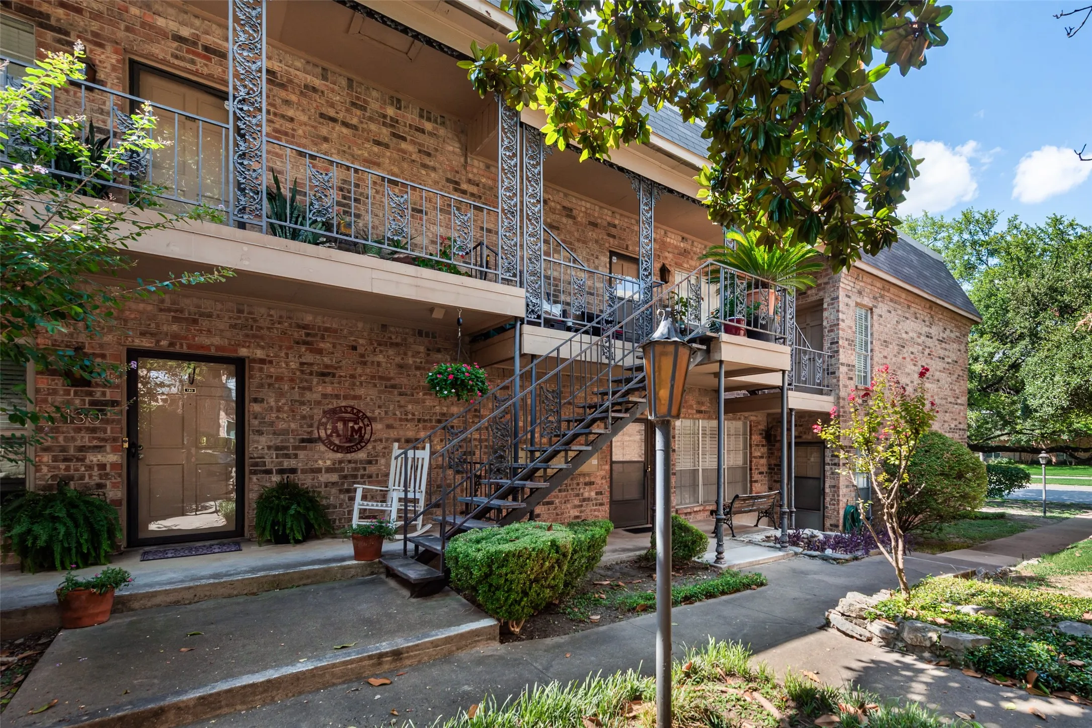 4349 Bellaire Drive S #228S Fort Worth, TX 76109