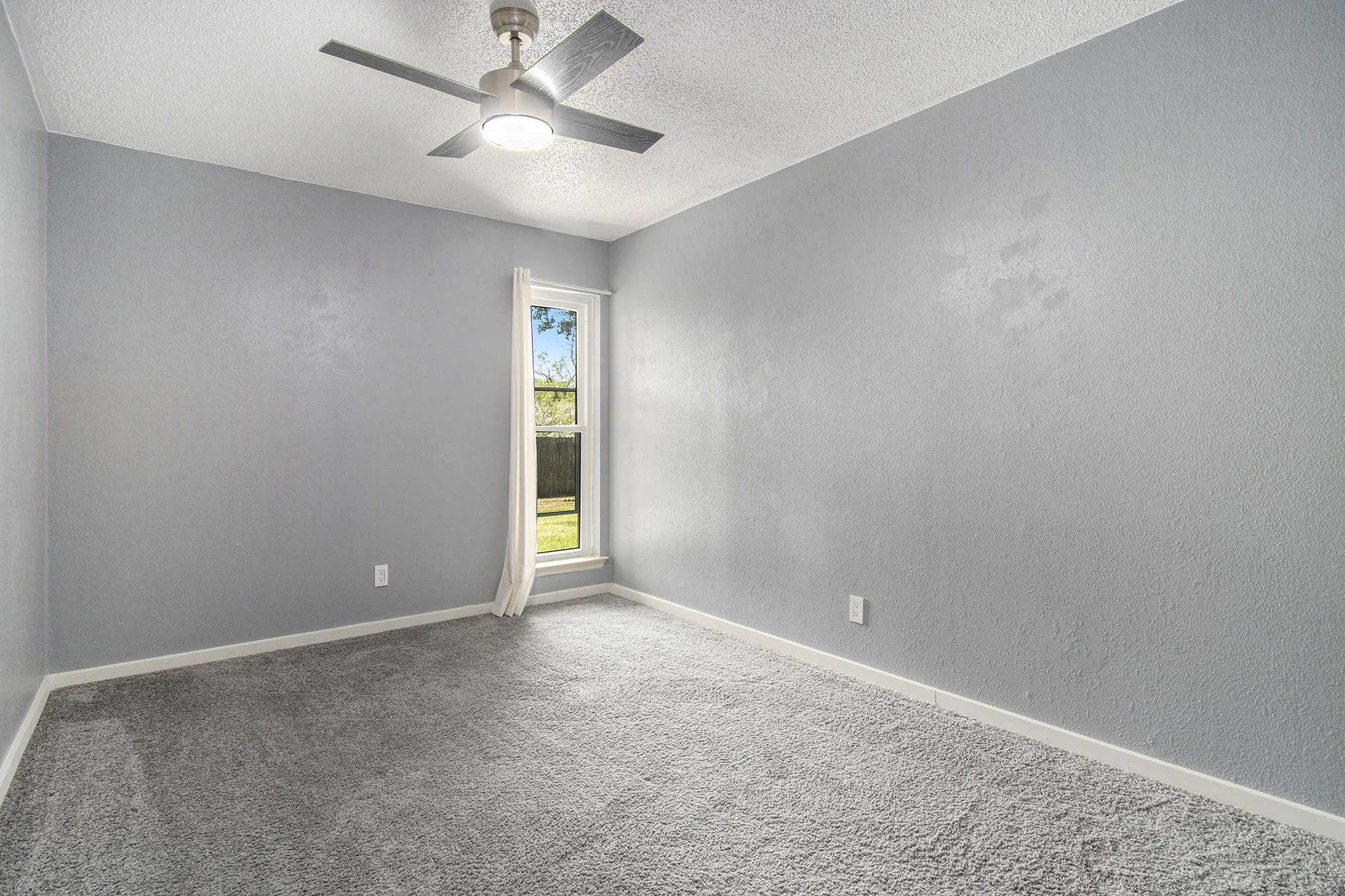 Single Family Residence For Rent in Dallas County , 1014 Terrace Trail, Carrollton, Texas 75006, 4 Bedroom, 2 Bathroom, 2 Garage spaces, 1,748 Sqft, built in 1970, mls#21351694, Real Estate Agent in Carrollton, Homes For Rent in Dallas county, Homes For Rent in Carrollton, Realtor in Carrollton Texas, Real Estate Brokerage Independent Realty Texas, Luminita Cordes Realtor