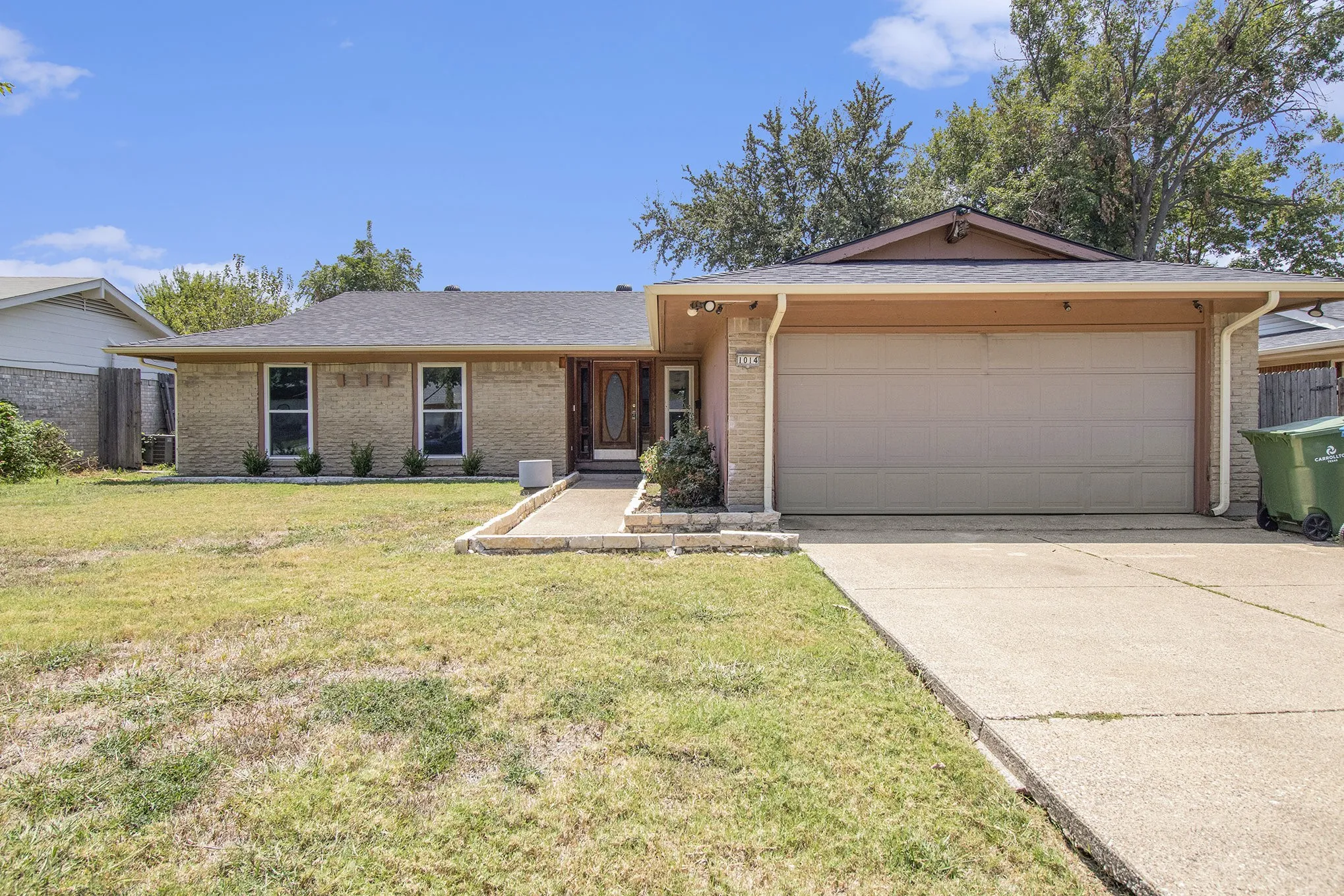 Single Family Residence For Rent in Dallas County , 1014 Terrace Trail, Carrollton, Texas 75006, 4 Bedroom, 2 Bathroom, 2 Garage spaces, 1,748 Sqft, built in 1970, mls#21351694, Real Estate Agent in Carrollton, Homes For Rent in Dallas county, Homes For Rent in Carrollton, Realtor in Carrollton Texas, Real Estate Brokerage Independent Realty Texas, Luminita Cordes Realtor