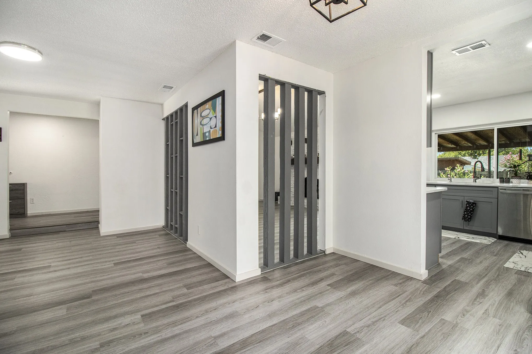 Single Family Residence For Rent in Dallas County , 1014 Terrace Trail, Carrollton, Texas 75006, 4 Bedroom, 2 Bathroom, 2 Garage spaces, 1,748 Sqft, built in 1970, mls#21351694, Real Estate Agent in Carrollton, Homes For Rent in Dallas county, Homes For Rent in Carrollton, Realtor in Carrollton Texas, Real Estate Brokerage Independent Realty Texas, Luminita Cordes Realtor
