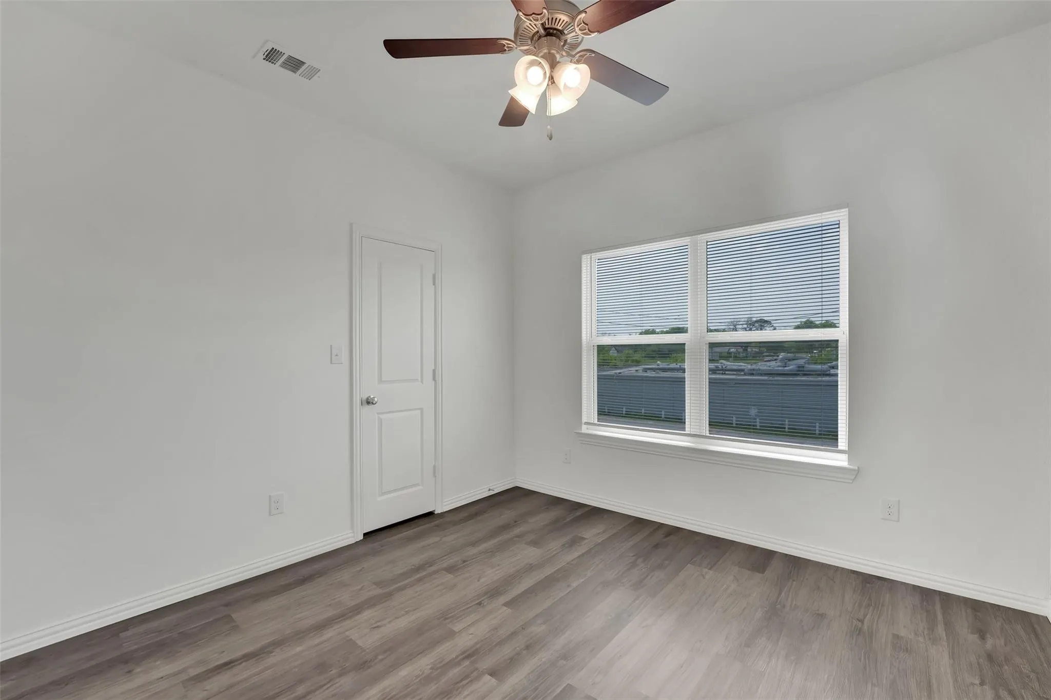 Duplex For Rent in Tarrant County , 1608 Ash Crescent Street, Fort Worth, Texas 76104, 2 Bedroom, 2 Bathroom, 1 Garage spaces, 1,181 Sqft, built in 2020, mls#21348578, Real Estate Agent in Fort Worth, Homes For Rent in Tarrant county, Homes For Rent in Fort Worth, Realtor in Fort Worth Texas, Real Estate Brokerage Independent Realty Texas, Luminita Cordes Realtor
