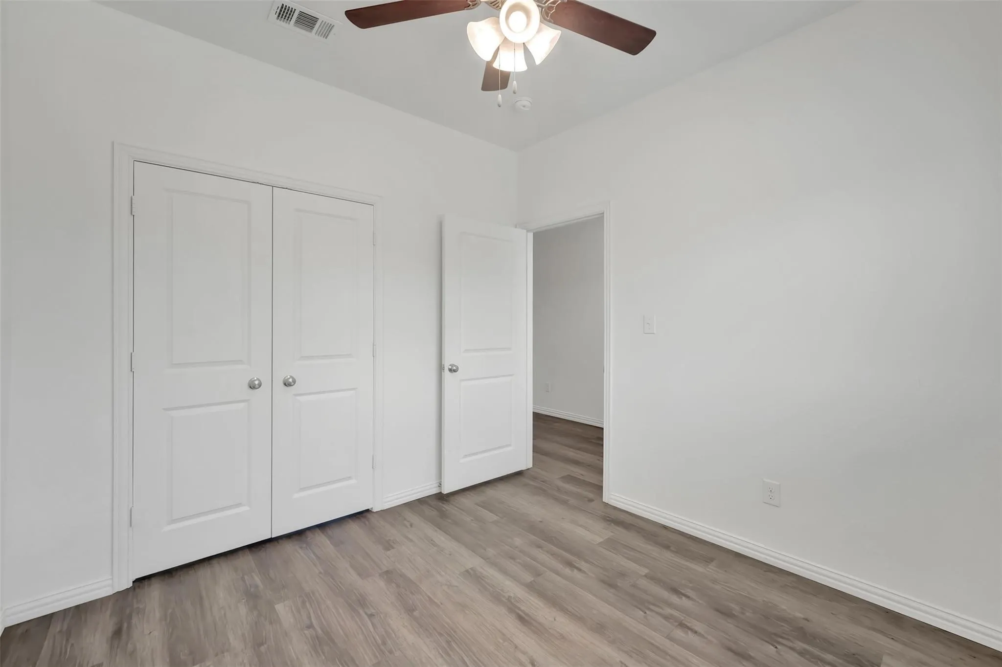 Duplex For Rent in Tarrant County , 1608 Ash Crescent Street, Fort Worth, Texas 76104, 2 Bedroom, 2 Bathroom, 1 Garage spaces, 1,181 Sqft, built in 2020, mls#21348578, Real Estate Agent in Fort Worth, Homes For Rent in Tarrant county, Homes For Rent in Fort Worth, Realtor in Fort Worth Texas, Real Estate Brokerage Independent Realty Texas, Luminita Cordes Realtor