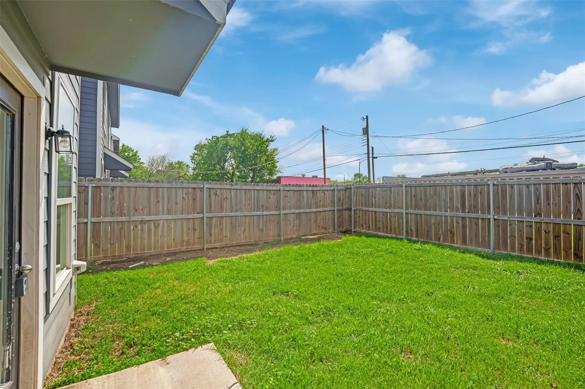 Duplex For Rent in Tarrant County , 1608 Ash Crescent Street, Fort Worth, Texas 76104, 2 Bedroom, 2 Bathroom, 1 Garage spaces, 1,181 Sqft, built in 2020, mls#21348578, Real Estate Agent in Fort Worth, Homes For Rent in Tarrant county, Homes For Rent in Fort Worth, Realtor in Fort Worth Texas, Real Estate Brokerage Independent Realty Texas, Luminita Cordes Realtor