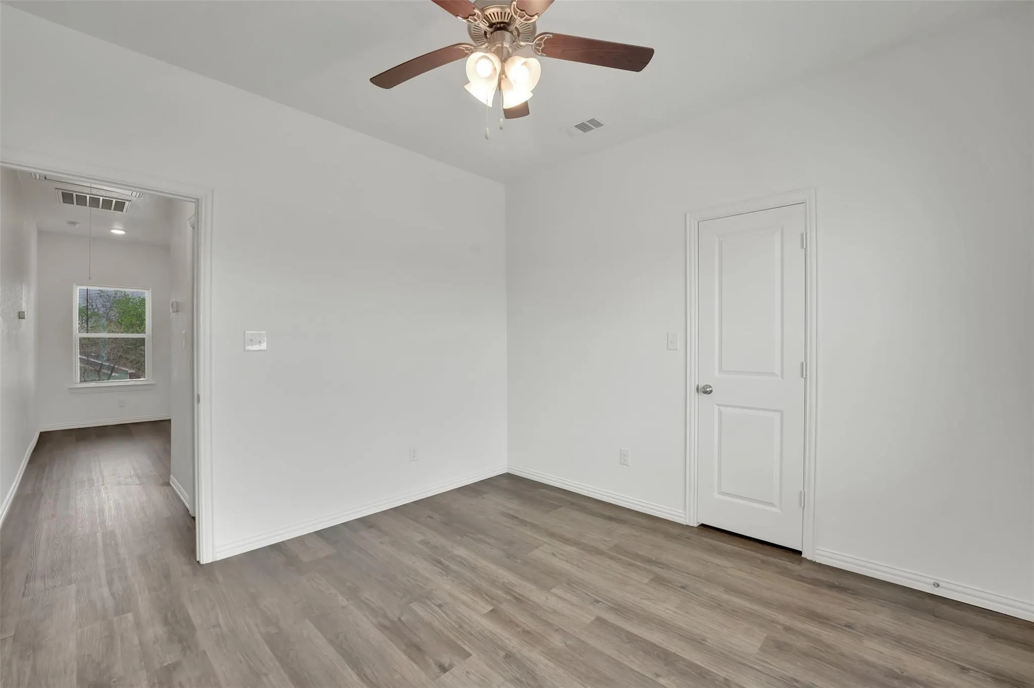 Duplex For Rent in Tarrant County , 1608 Ash Crescent Street, Fort Worth, Texas 76104, 2 Bedroom, 2 Bathroom, 1 Garage spaces, 1,181 Sqft, built in 2020, mls#21348578, Real Estate Agent in Fort Worth, Homes For Rent in Tarrant county, Homes For Rent in Fort Worth, Realtor in Fort Worth Texas, Real Estate Brokerage Independent Realty Texas, Luminita Cordes Realtor
