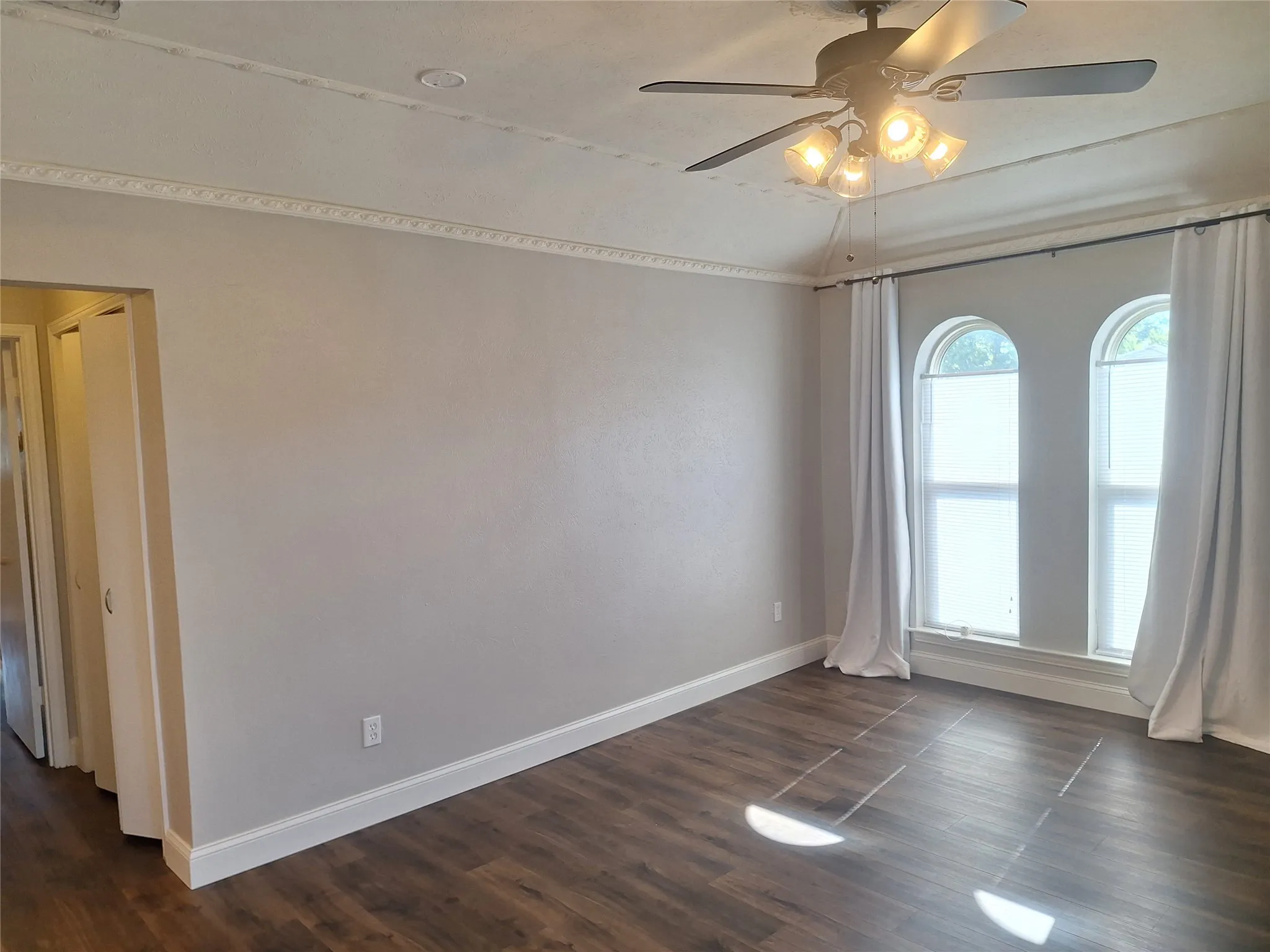 Duplex For Rent in Dallas County , 4240 Harvest Hill Road, Dallas, Texas 75244, 4 Bedroom, 3 Bathroom, 2 Garage spaces, 1,924 Sqft, built in 1970, mls#21349647, Real Estate Agent in Dallas, Homes For Rent in Dallas county, Homes For Rent in Dallas, Realtor in Dallas Texas, Real Estate Brokerage Independent Realty Texas, Luminita Cordes Realtor