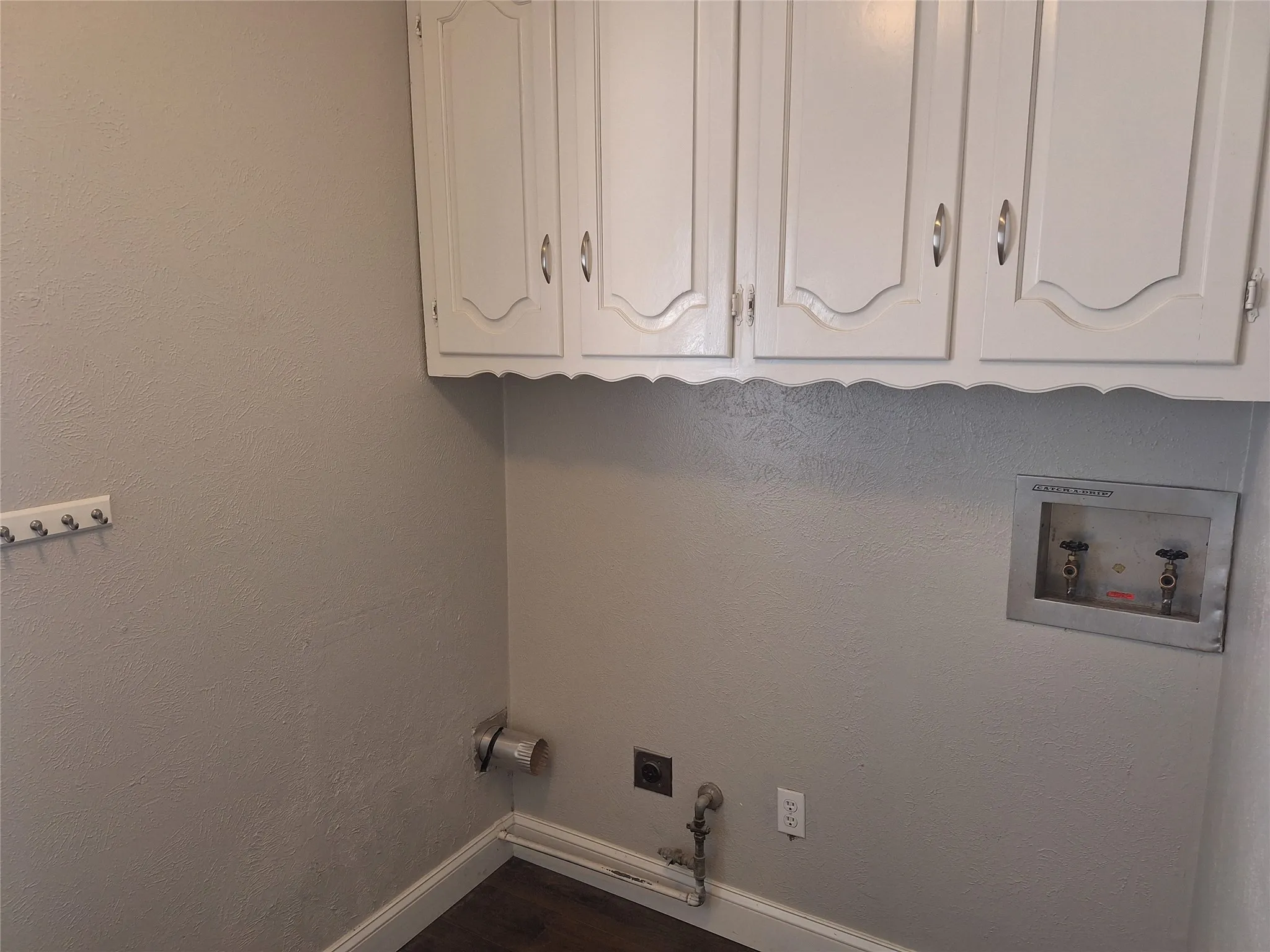 Duplex For Rent in Dallas County , 4240 Harvest Hill Road, Dallas, Texas 75244, 4 Bedroom, 3 Bathroom, 2 Garage spaces, 1,924 Sqft, built in 1970, mls#21349647, Real Estate Agent in Dallas, Homes For Rent in Dallas county, Homes For Rent in Dallas, Realtor in Dallas Texas, Real Estate Brokerage Independent Realty Texas, Luminita Cordes Realtor