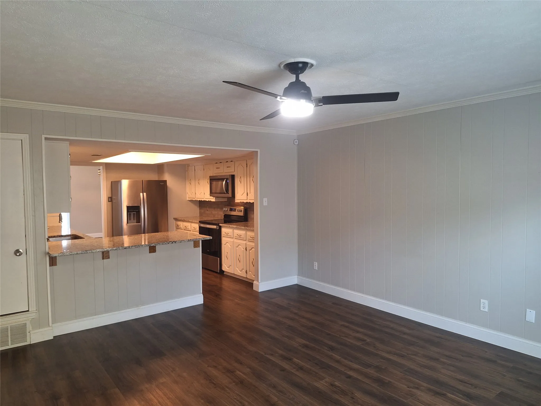 Duplex For Rent in Dallas County , 4240 Harvest Hill Road, Dallas, Texas 75244, 4 Bedroom, 3 Bathroom, 2 Garage spaces, 1,924 Sqft, built in 1970, mls#21349647, Real Estate Agent in Dallas, Homes For Rent in Dallas county, Homes For Rent in Dallas, Realtor in Dallas Texas, Real Estate Brokerage Independent Realty Texas, Luminita Cordes Realtor