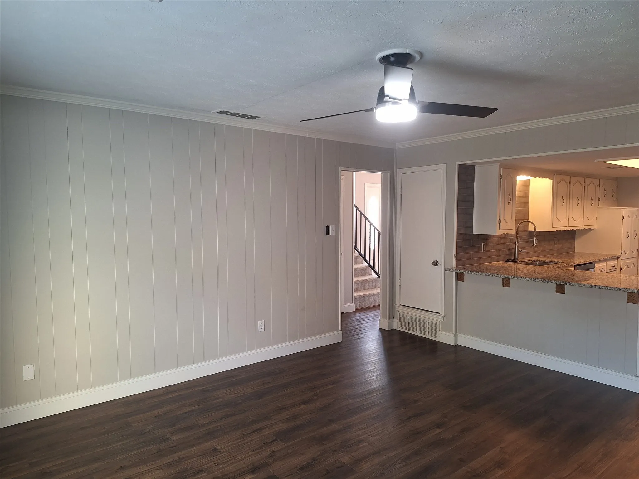 Duplex For Rent in Dallas County , 4240 Harvest Hill Road, Dallas, Texas 75244, 4 Bedroom, 3 Bathroom, 2 Garage spaces, 1,924 Sqft, built in 1970, mls#21349647, Real Estate Agent in Dallas, Homes For Rent in Dallas county, Homes For Rent in Dallas, Realtor in Dallas Texas, Real Estate Brokerage Independent Realty Texas, Luminita Cordes Realtor