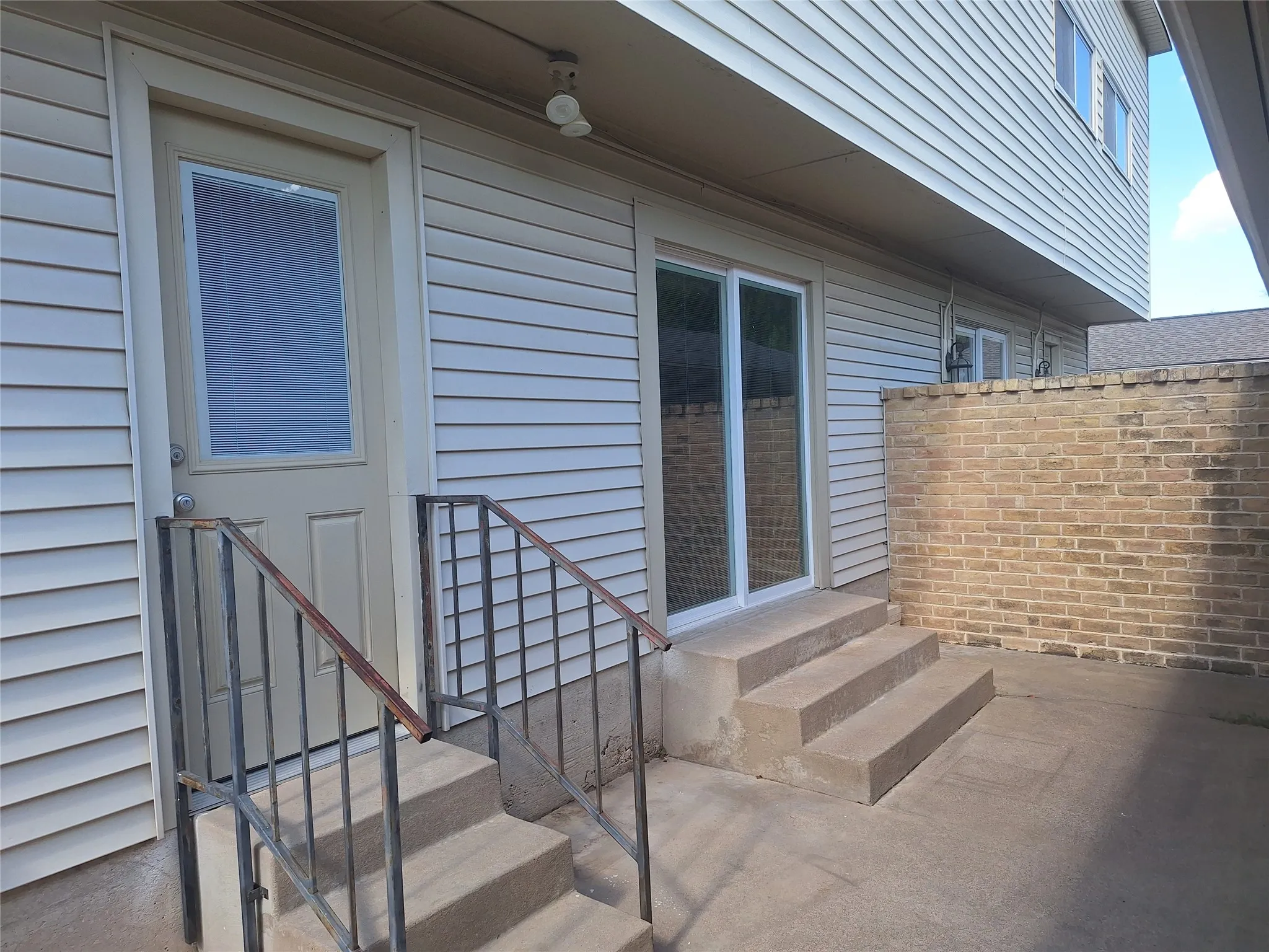Duplex For Rent in Dallas County , 4240 Harvest Hill Road, Dallas, Texas 75244, 4 Bedroom, 3 Bathroom, 2 Garage spaces, 1,924 Sqft, built in 1970, mls#21349647, Real Estate Agent in Dallas, Homes For Rent in Dallas county, Homes For Rent in Dallas, Realtor in Dallas Texas, Real Estate Brokerage Independent Realty Texas, Luminita Cordes Realtor