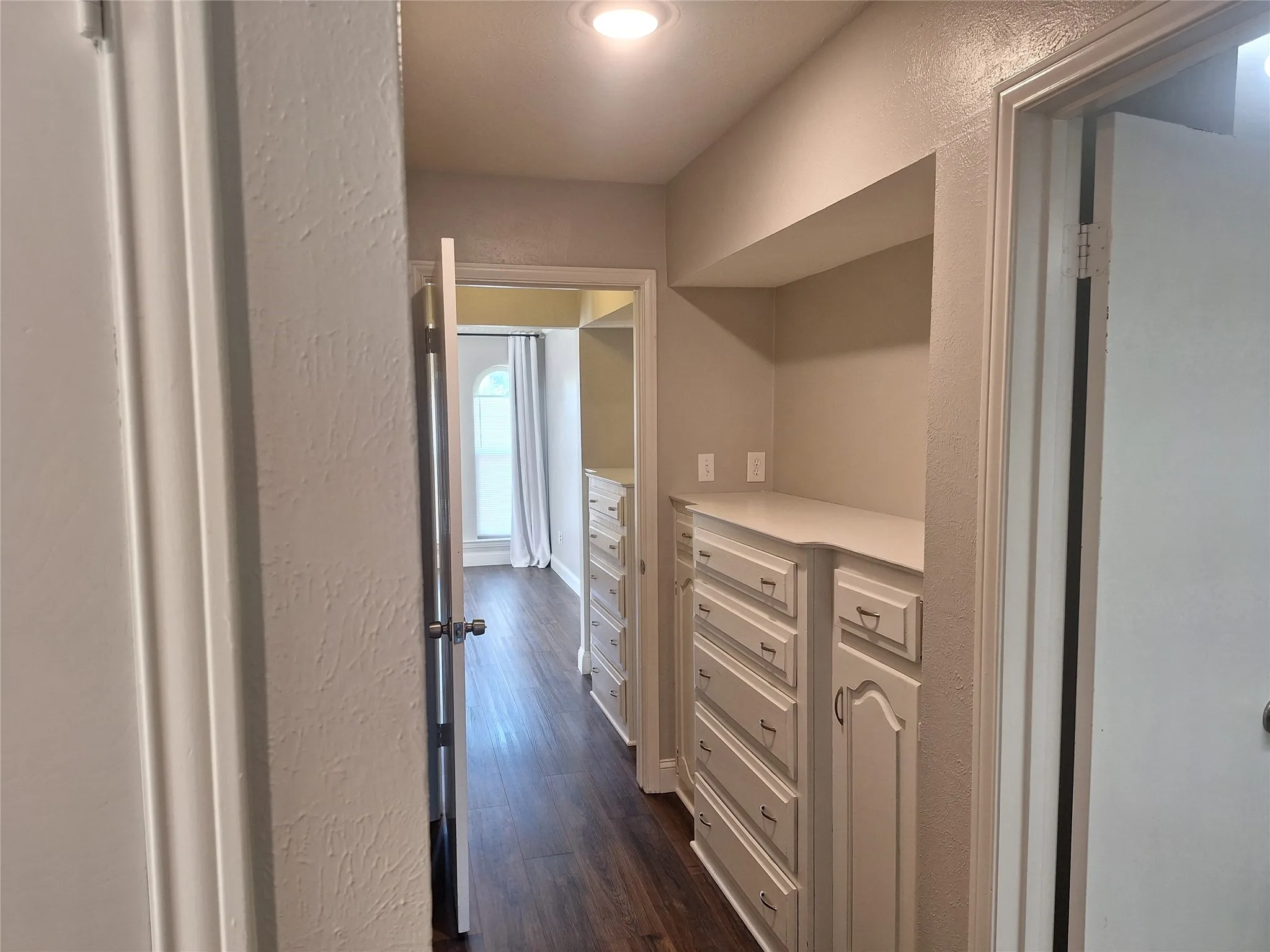 Duplex For Rent in Dallas County , 4240 Harvest Hill Road, Dallas, Texas 75244, 4 Bedroom, 3 Bathroom, 2 Garage spaces, 1,924 Sqft, built in 1970, mls#21349647, Real Estate Agent in Dallas, Homes For Rent in Dallas county, Homes For Rent in Dallas, Realtor in Dallas Texas, Real Estate Brokerage Independent Realty Texas, Luminita Cordes Realtor
