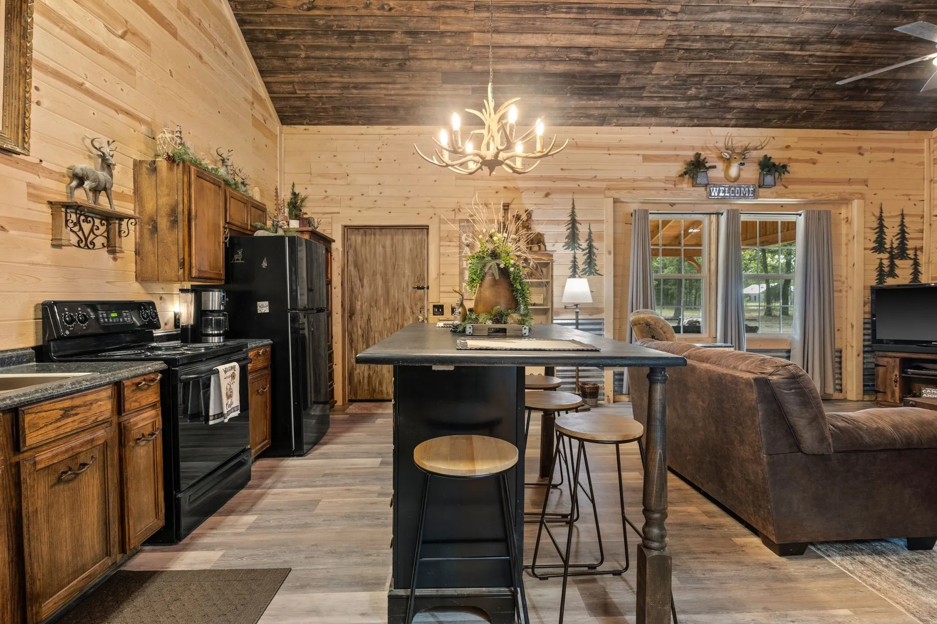 Farm For Sale in Franklin (TX) County , 141 NE CR 2021, Talco, Texas 75487, 2 Bedrooms, 1 Bathroom, Garage spaces, 2,000 Sqft, built in 2009, Price $489,000, mls#21351663, Real Estate Agent in Talco, Homes For Sale in Franklin (TX) county, Homes For Sale in Talco, Realtor in Talco Texas, Real Estate Brokerage Independent Realty Texas, Luminita Cordes Realtor