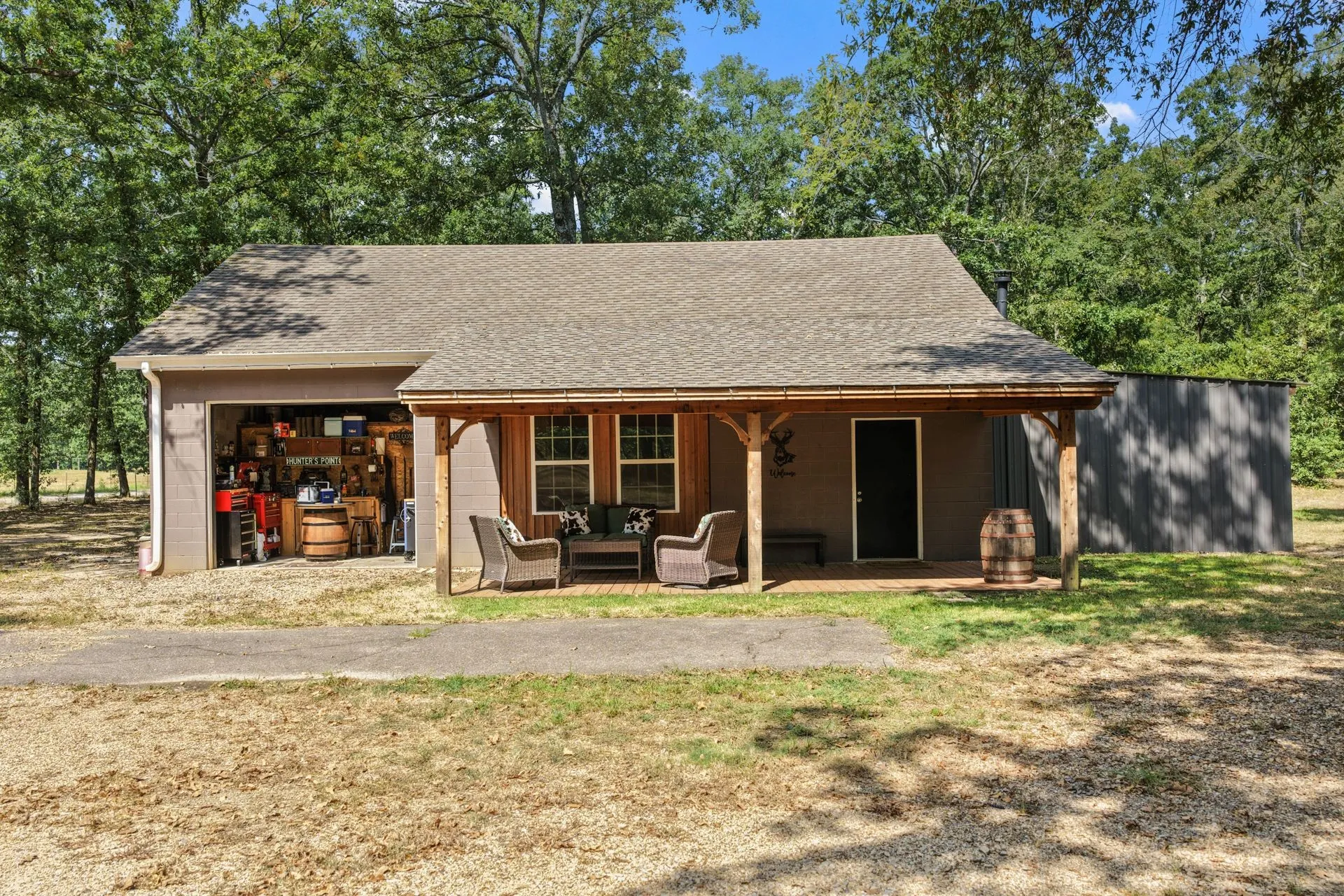 Farm For Sale in Franklin (TX) County , 141 NE CR 2021, Talco, Texas 75487, 2 Bedrooms, 1 Bathroom, Garage spaces, 2,000 Sqft, built in 2009, Price $489,000, mls#21351663, Real Estate Agent in Talco, Homes For Sale in Franklin (TX) county, Homes For Sale in Talco, Realtor in Talco Texas, Real Estate Brokerage Independent Realty Texas, Luminita Cordes Realtor