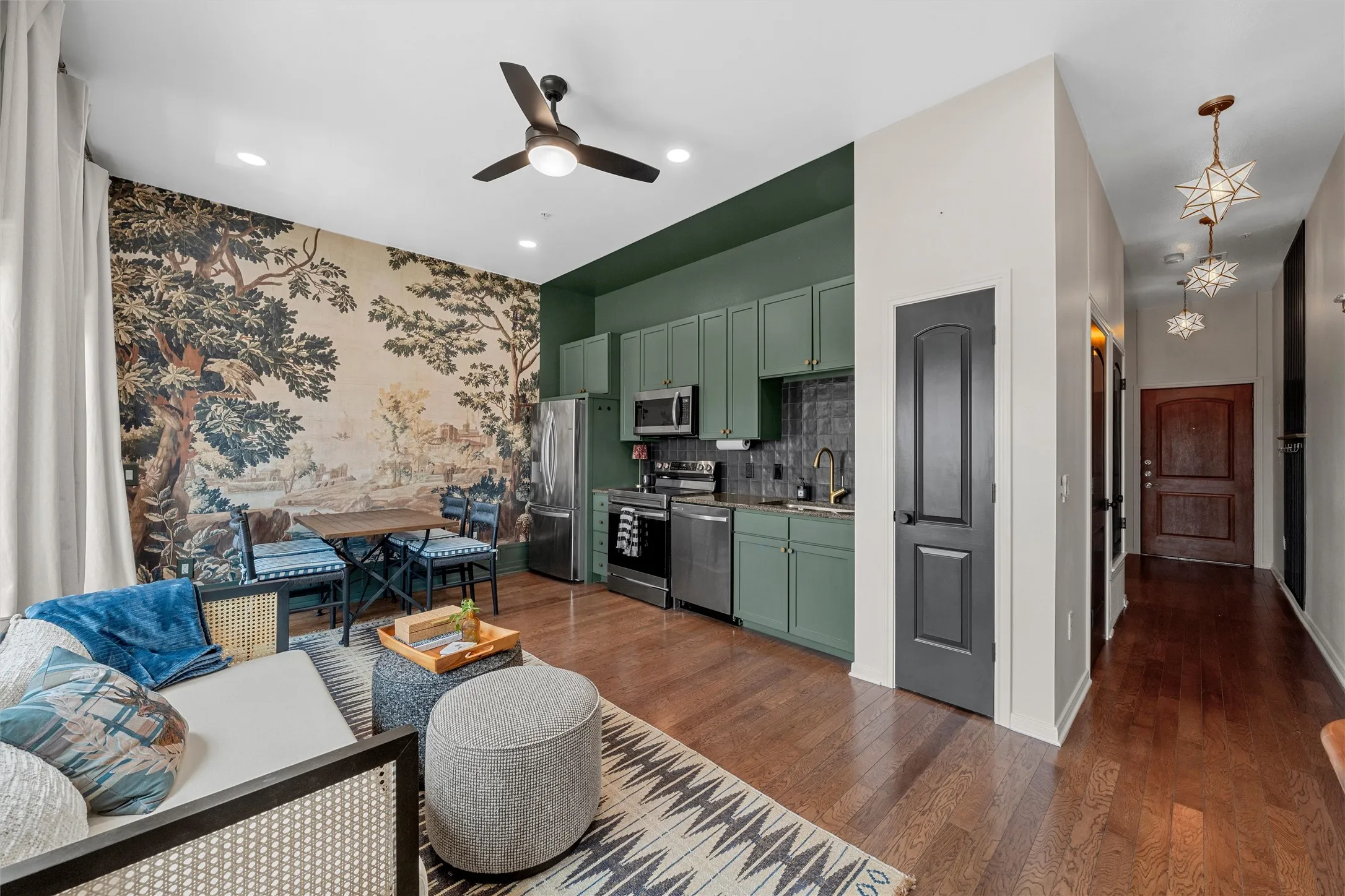 Condominium For Sale in Mc Lennan County , 330 Austin Avenue 328, Waco, Texas 76701, 1 Bedroom, 1 Bathroom, Garage spaces, 588 Sqft, built in 2008, mls#21351332, Real Estate Agent in Waco, Homes For Sale in Mc Lennan county, Homes For Sale in Waco, Realtor in Waco Texas, Real Estate Brokerage Independent Realty Texas, Luminita Cordes Realtor