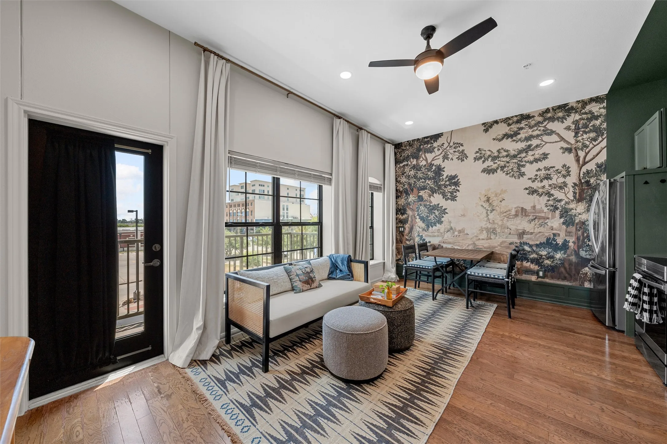 Condominium For Sale in Mc Lennan County , 330 Austin Avenue 328, Waco, Texas 76701, 1 Bedroom, 1 Bathroom, Garage spaces, 588 Sqft, built in 2008, mls#21351332, Real Estate Agent in Waco, Homes For Sale in Mc Lennan county, Homes For Sale in Waco, Realtor in Waco Texas, Real Estate Brokerage Independent Realty Texas, Luminita Cordes Realtor