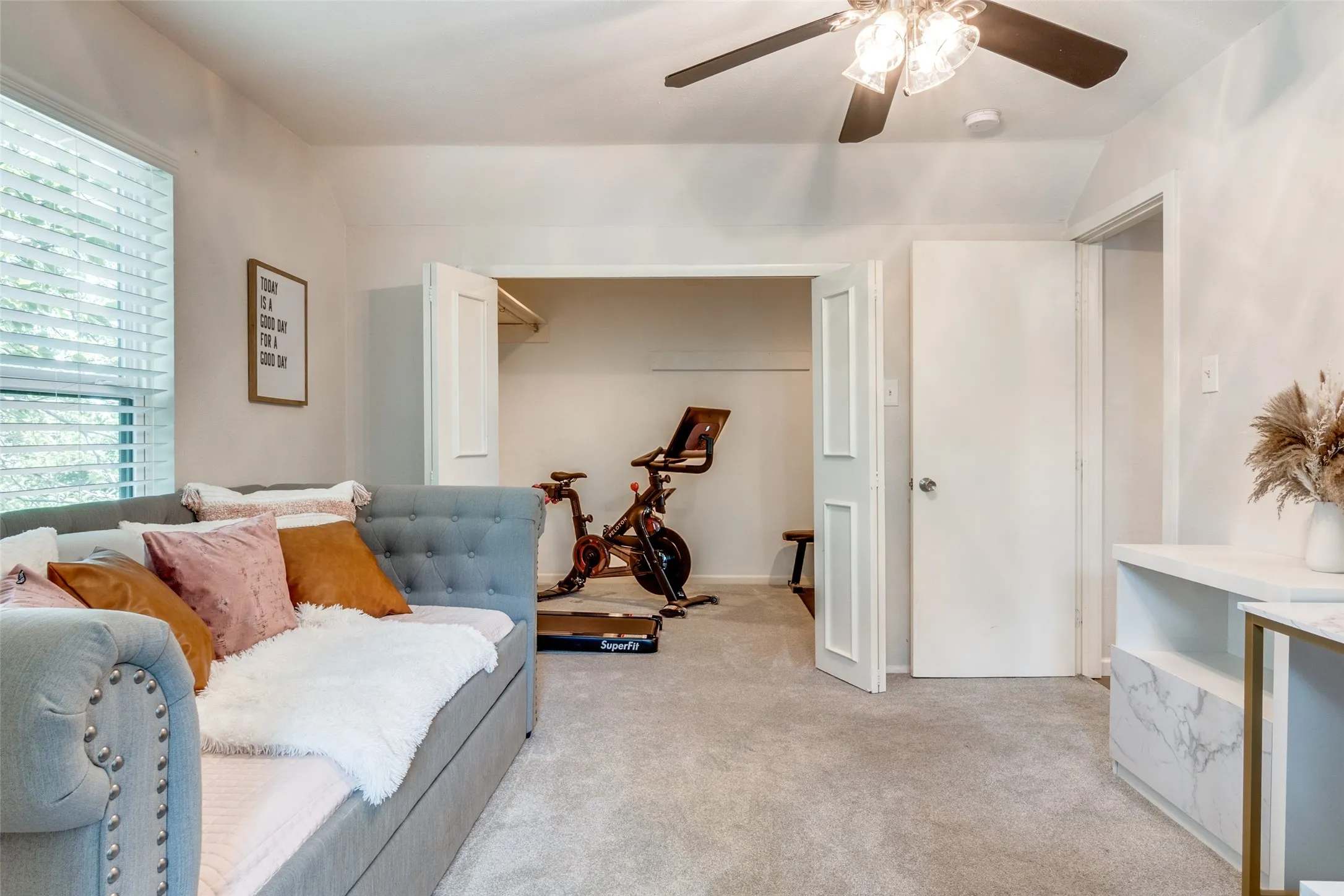 Single Family Residence For Rent in Dallas County , 9805 Estate Lane, Dallas, Texas 75238, 4 Bedroom, 5 Bathroom, 2 Garage spaces, 3,204 Sqft, built in 1964, mls#21349397, Real Estate Agent in Dallas, Homes For Rent in Dallas county, Homes For Rent in Dallas, Realtor in Dallas Texas, Real Estate Brokerage Independent Realty Texas, Luminita Cordes Realtor