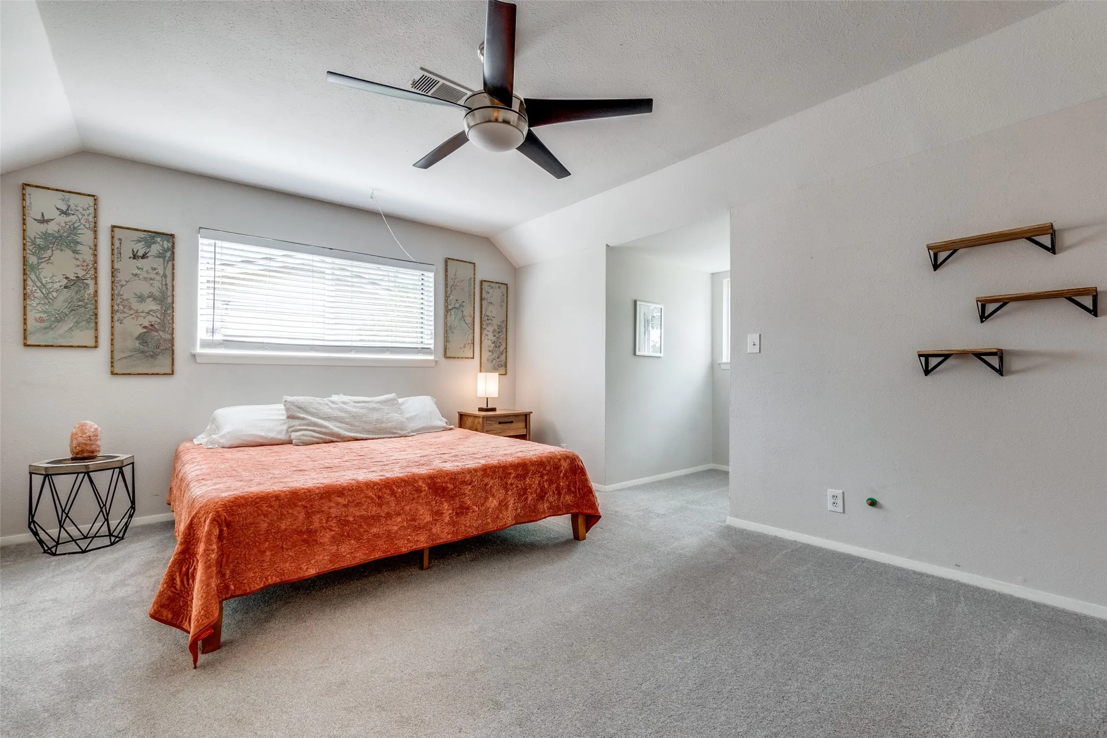 Single Family Residence For Rent in Dallas County , 9805 Estate Lane, Dallas, Texas 75238, 4 Bedroom, 5 Bathroom, 2 Garage spaces, 3,204 Sqft, built in 1964, mls#21349397, Real Estate Agent in Dallas, Homes For Rent in Dallas county, Homes For Rent in Dallas, Realtor in Dallas Texas, Real Estate Brokerage Independent Realty Texas, Luminita Cordes Realtor