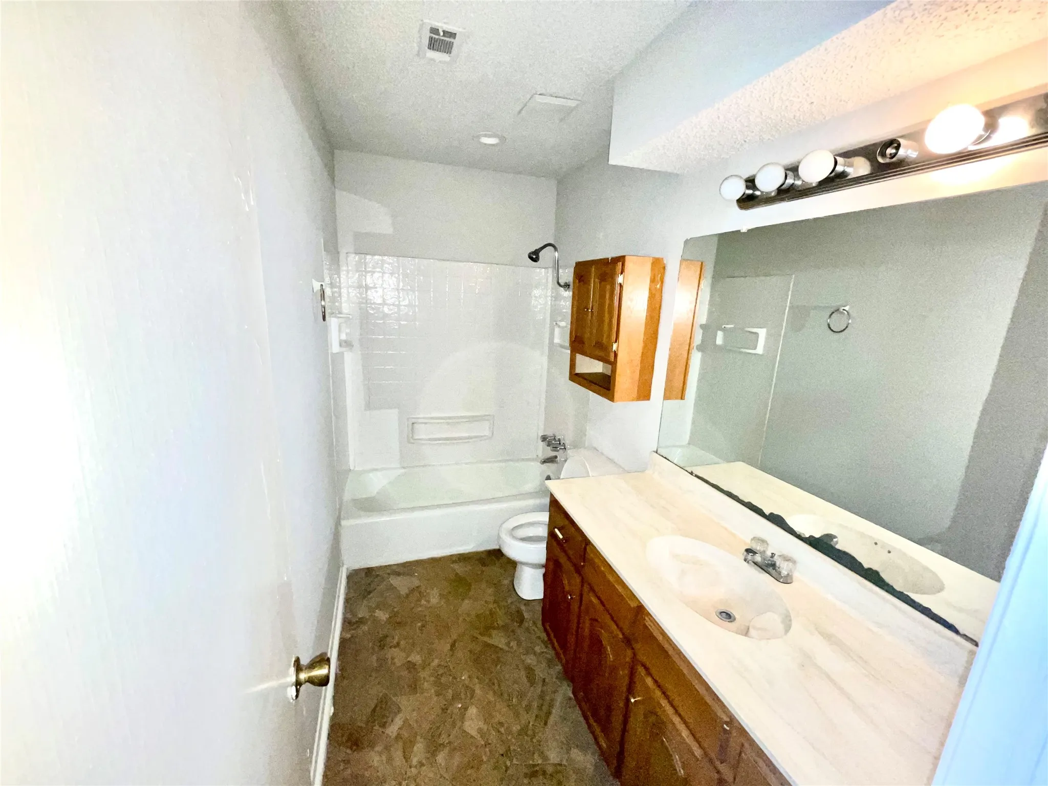 Apartment For Rent in Grayson County , 802 N Crockett Street F, Sherman, Texas 75090, 2 Bedroom, 1 Bathroom, Garage spaces, 898 Sqft, built in 1982, mls#21351327, Real Estate Agent in Sherman, Homes For Rent in Grayson county, Homes For Rent in Sherman, Realtor in Sherman Texas, Real Estate Brokerage Independent Realty Texas, Luminita Cordes Realtor
