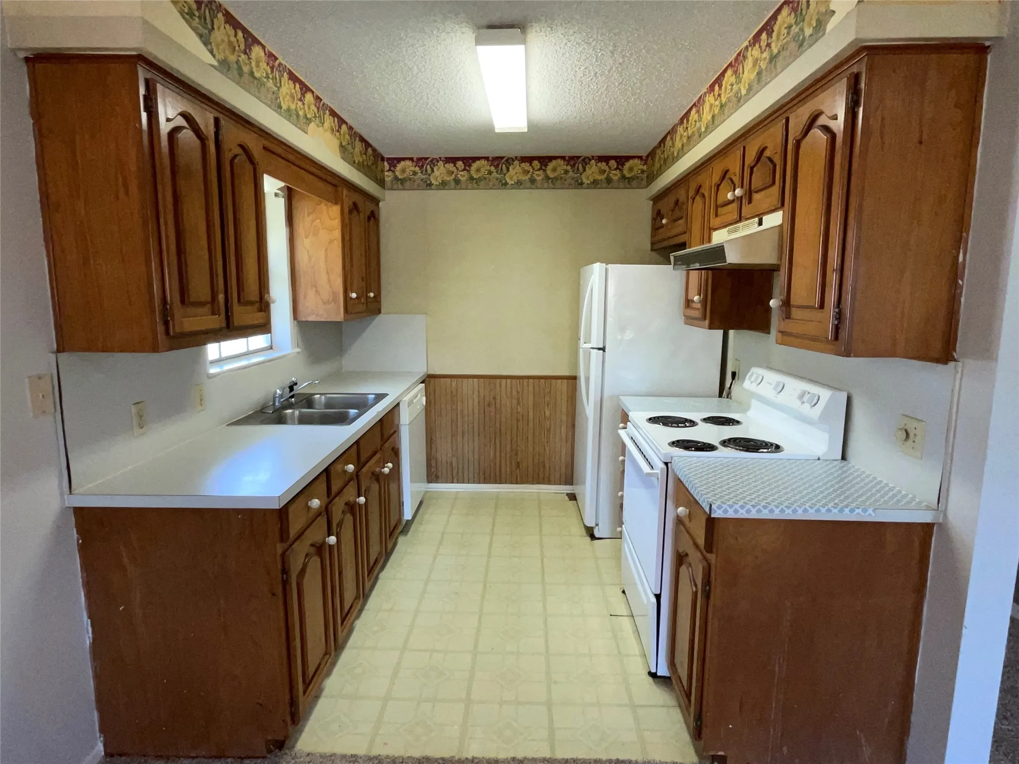 Apartment For Rent in Grayson County , 802 N Crockett Street F, Sherman, Texas 75090, 2 Bedroom, 1 Bathroom, Garage spaces, 898 Sqft, built in 1982, mls#21351327, Real Estate Agent in Sherman, Homes For Rent in Grayson county, Homes For Rent in Sherman, Realtor in Sherman Texas, Real Estate Brokerage Independent Realty Texas, Luminita Cordes Realtor