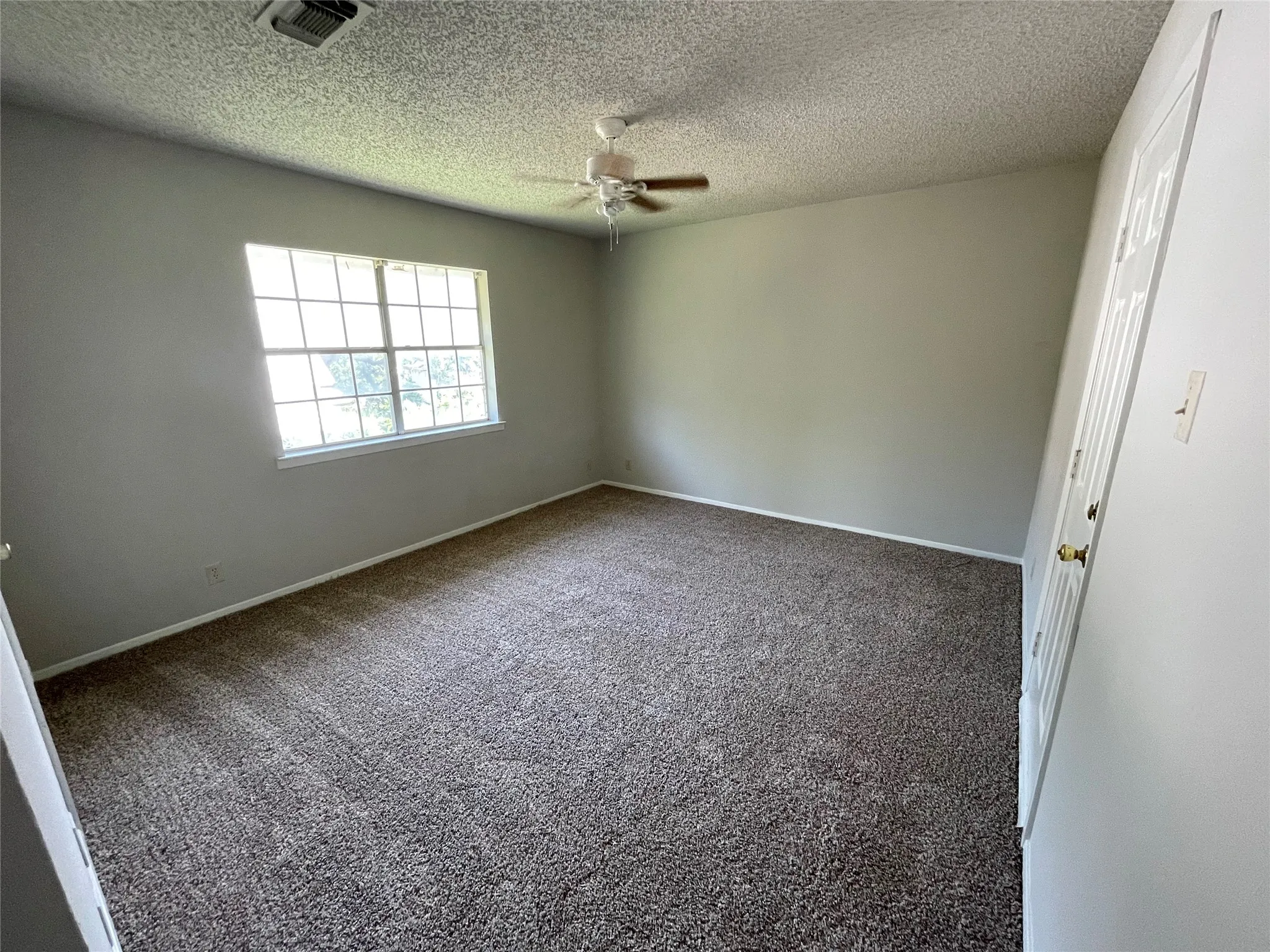 Apartment For Rent in Grayson County , 802 N Crockett Street F, Sherman, Texas 75090, 2 Bedroom, 1 Bathroom, Garage spaces, 898 Sqft, built in 1982, mls#21351327, Real Estate Agent in Sherman, Homes For Rent in Grayson county, Homes For Rent in Sherman, Realtor in Sherman Texas, Real Estate Brokerage Independent Realty Texas, Luminita Cordes Realtor