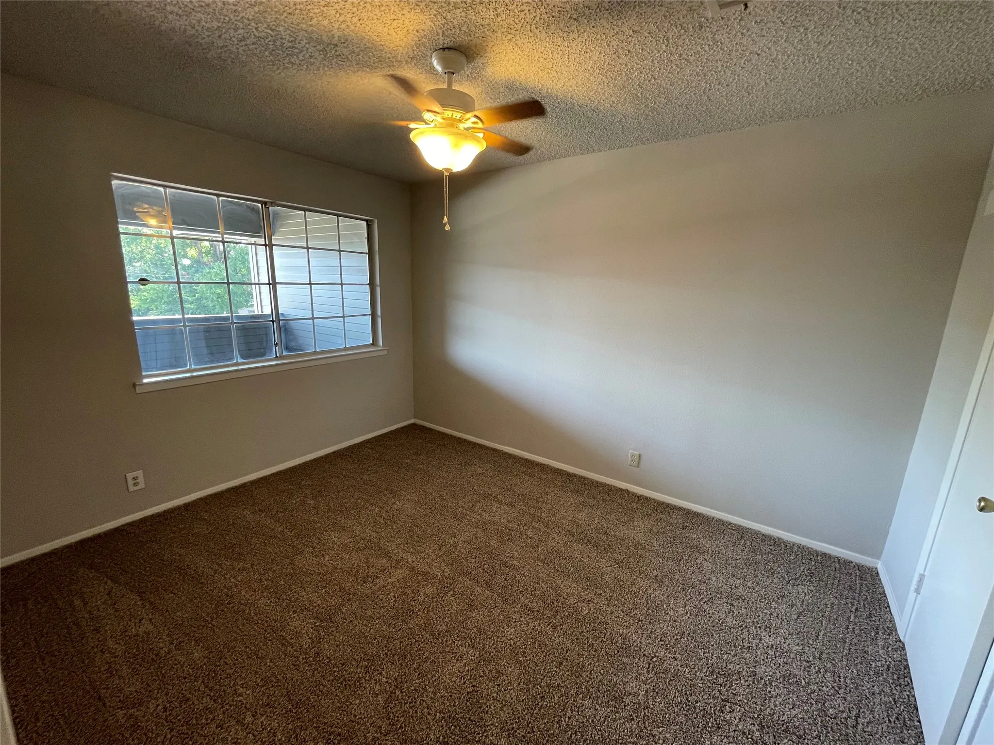 Apartment For Rent in Grayson County , 802 N Crockett Street F, Sherman, Texas 75090, 2 Bedroom, 1 Bathroom, Garage spaces, 898 Sqft, built in 1982, mls#21351327, Real Estate Agent in Sherman, Homes For Rent in Grayson county, Homes For Rent in Sherman, Realtor in Sherman Texas, Real Estate Brokerage Independent Realty Texas, Luminita Cordes Realtor