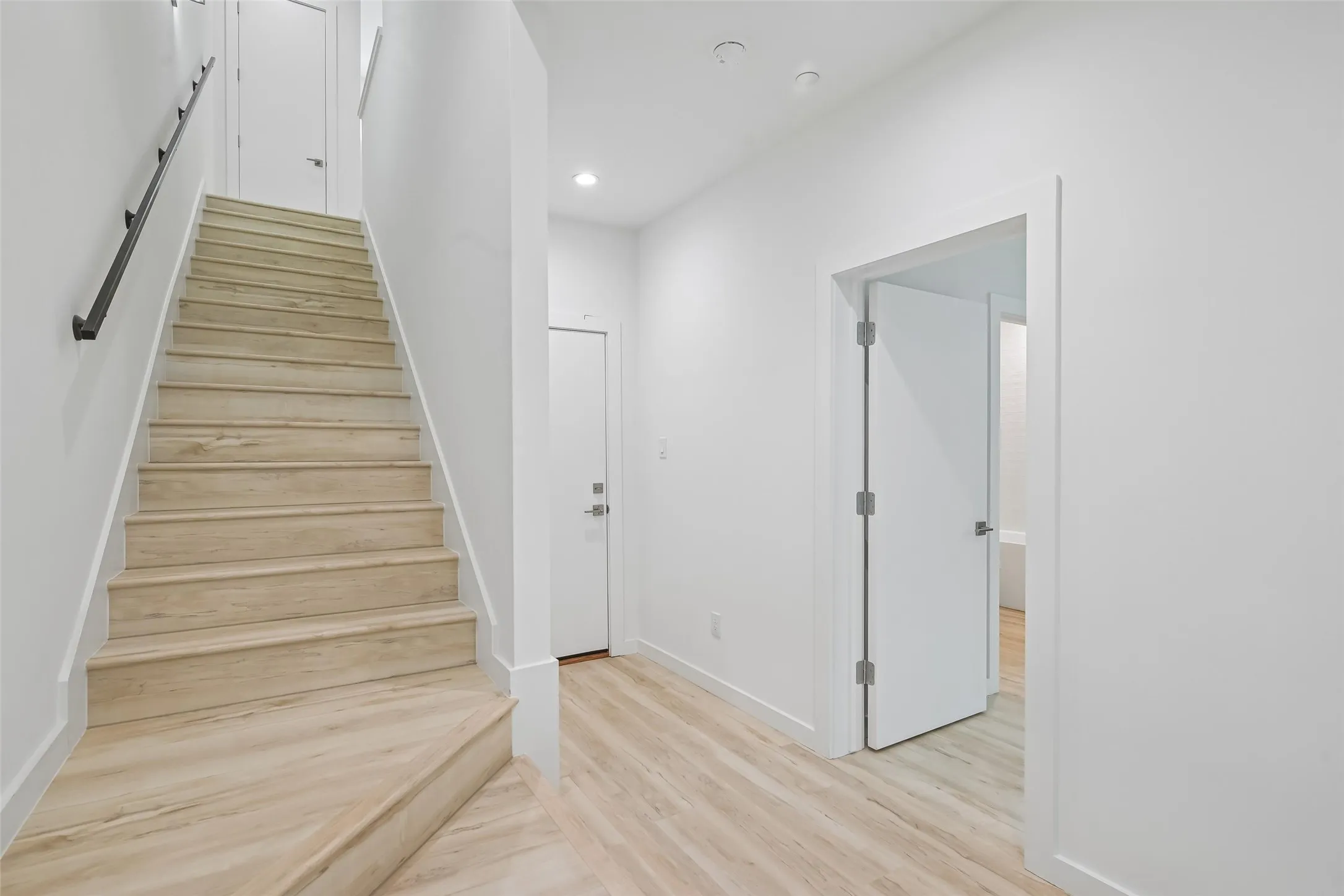 Townhouse For Sale in Dallas County , 1767 Novela Way, Dallas, Texas 75215, 3 Bedroom, 4 Bathroom, 2 Garage spaces, 2,105 Sqft, built in 2022, mls#21351469, Real Estate Agent in Dallas, Homes For Sale in Dallas county, Homes For Sale in Dallas, Realtor in Dallas Texas, Real Estate Brokerage Independent Realty Texas, Luminita Cordes Realtor