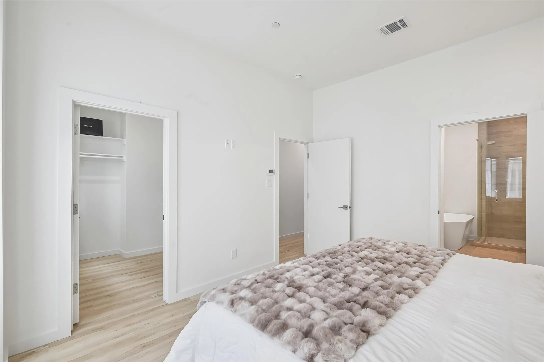 Townhouse For Sale in Dallas County , 1767 Novela Way, Dallas, Texas 75215, 3 Bedroom, 4 Bathroom, 2 Garage spaces, 2,105 Sqft, built in 2022, mls#21351469, Real Estate Agent in Dallas, Homes For Sale in Dallas county, Homes For Sale in Dallas, Realtor in Dallas Texas, Real Estate Brokerage Independent Realty Texas, Luminita Cordes Realtor