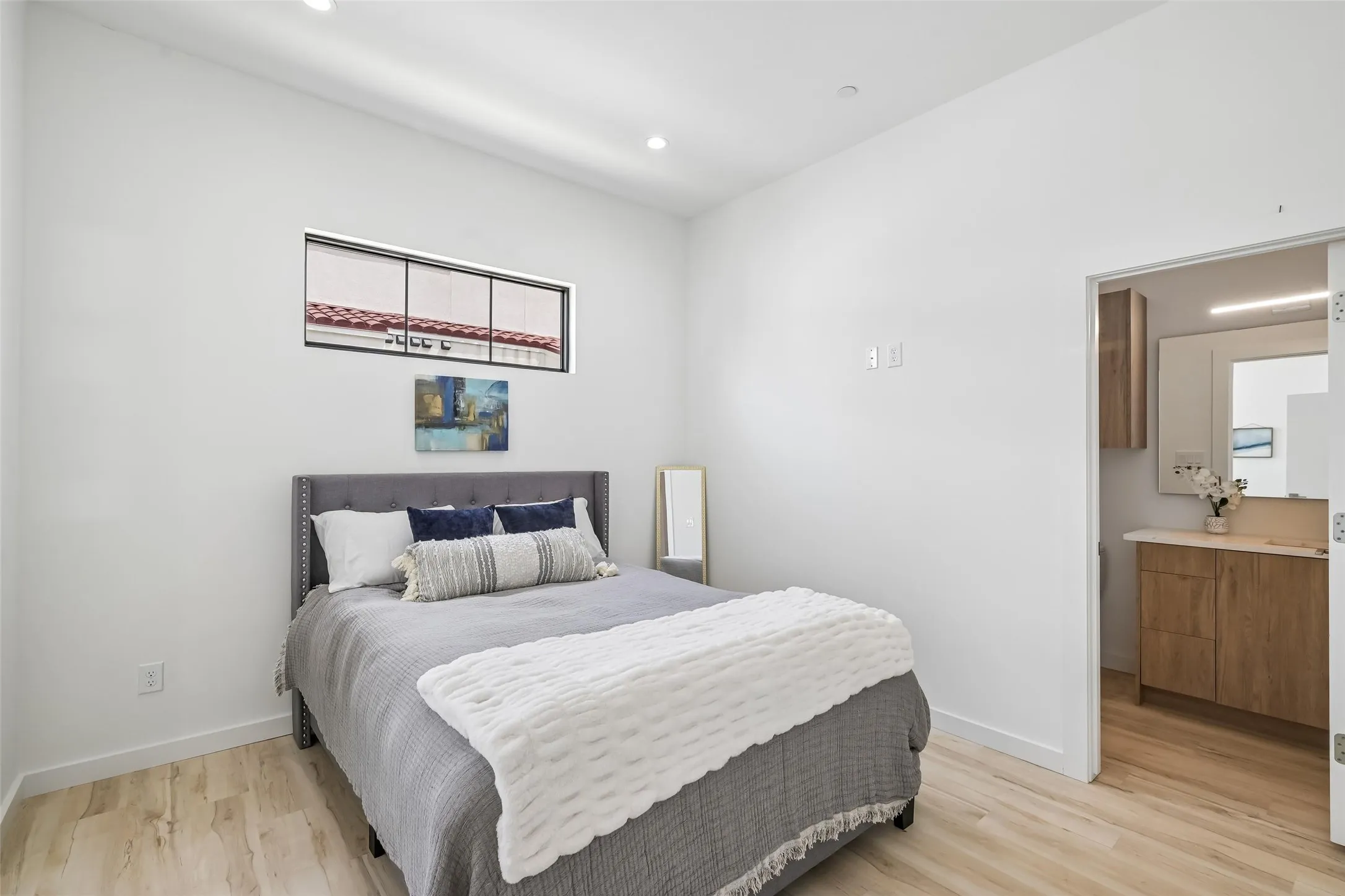 3rd FL guest room