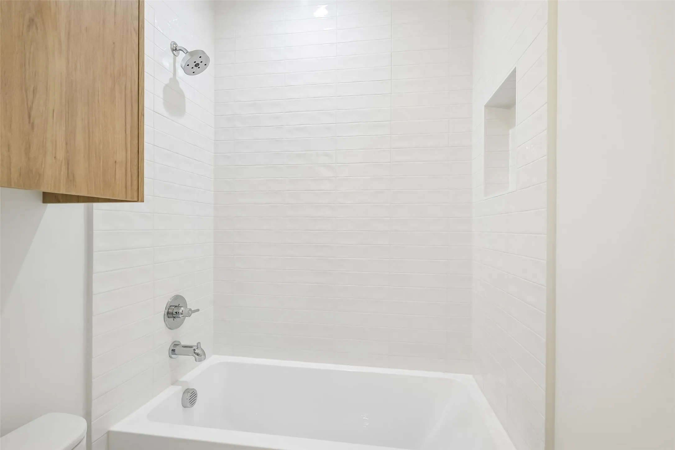 deep soaking tub in 1st FL bathroom