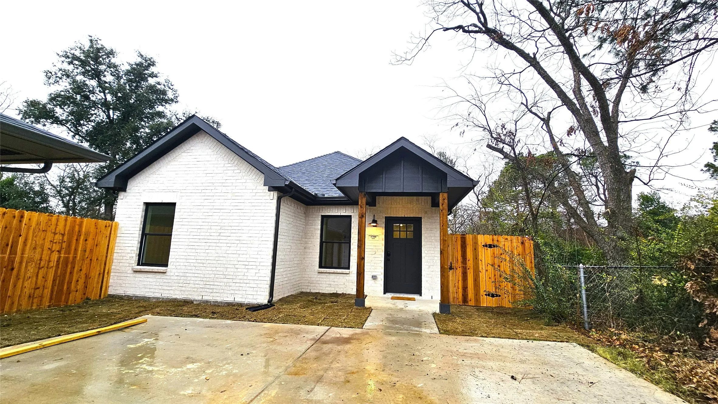 Single Family Residence For Rent in Denton County , 1700 Kendolph ADU, Denton, Texas 76205, 3 Bedroom, 2 Bathroom, Garage spaces, 1,000 Sqft, built in 2026, mls#21351712, Real Estate Agent in Denton, Homes For Rent in Denton county, Homes For Rent in Denton, Realtor in Denton Texas, Real Estate Brokerage Independent Realty Texas, Luminita Cordes Realtor