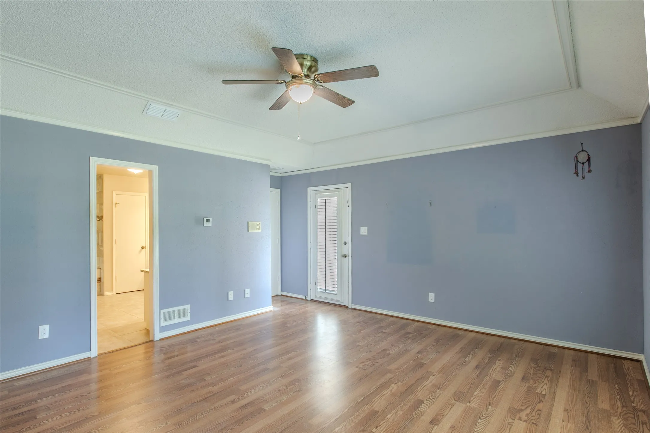 Single Family Residence For Sale in Dallas County , 3412 Gatwick Place, Farmers Branch, Texas 75234, 4 Bedroom, 3 Bathroom, 2 Garage spaces, 2,705 Sqft, built in 1981, mls#21350933, Real Estate Agent in Farmers Branch, Homes For Sale in Dallas county, Homes For Sale in Farmers Branch, Realtor in Farmers Branch Texas, Real Estate Brokerage Independent Realty Texas, Luminita Cordes Realtor