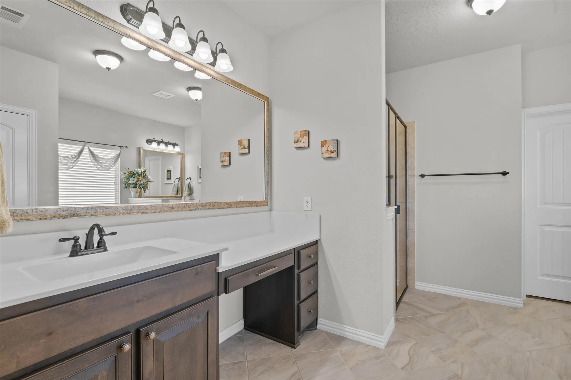 Single Family Residence For Sale in Wise County , 117 Heather Lane, Decatur, Texas 76234, 4 Bedroom, 2 Bathroom, 2 Garage spaces, 2,295 Sqft, built in 2017, mls#21351693, Real Estate Agent in Decatur, Homes For Sale in Wise county, Homes For Sale in Decatur, Realtor in Decatur Texas, Real Estate Brokerage Independent Realty Texas, Luminita Cordes Realtor