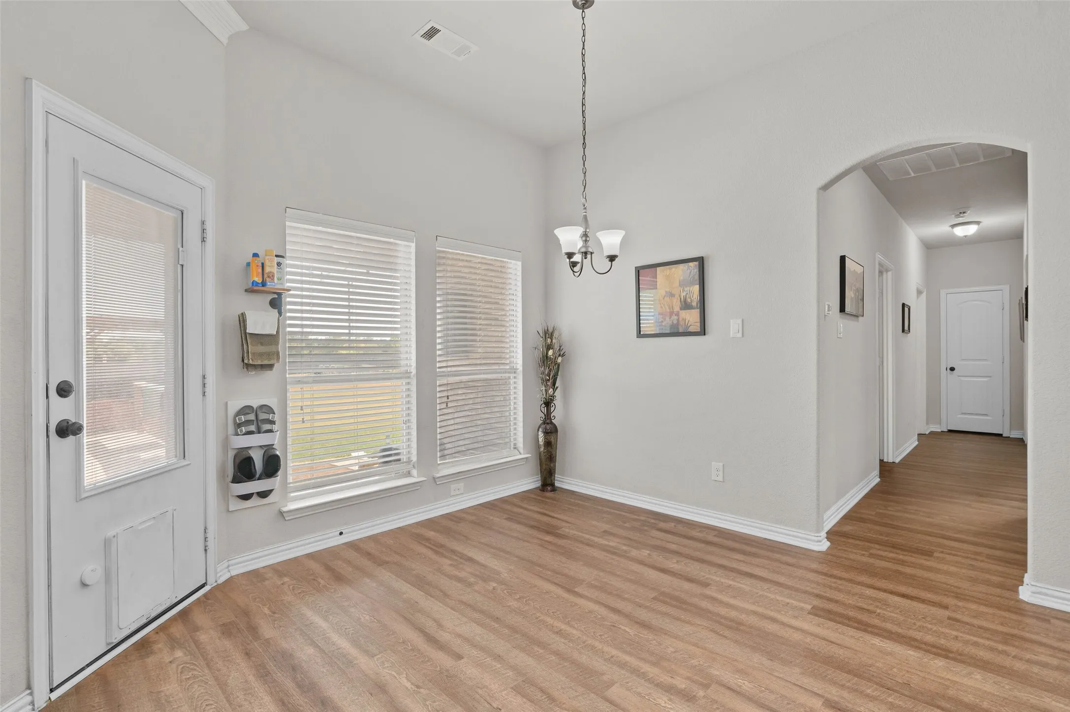 Single Family Residence For Sale in Wise County , 117 Heather Lane, Decatur, Texas 76234, 4 Bedroom, 2 Bathroom, 2 Garage spaces, 2,295 Sqft, built in 2017, mls#21351693, Real Estate Agent in Decatur, Homes For Sale in Wise county, Homes For Sale in Decatur, Realtor in Decatur Texas, Real Estate Brokerage Independent Realty Texas, Luminita Cordes Realtor
