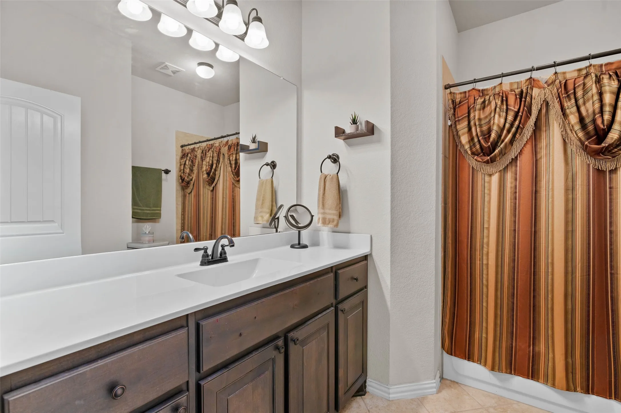 Single Family Residence For Sale in Wise County , 117 Heather Lane, Decatur, Texas 76234, 4 Bedroom, 2 Bathroom, 2 Garage spaces, 2,295 Sqft, built in 2017, mls#21351693, Real Estate Agent in Decatur, Homes For Sale in Wise county, Homes For Sale in Decatur, Realtor in Decatur Texas, Real Estate Brokerage Independent Realty Texas, Luminita Cordes Realtor