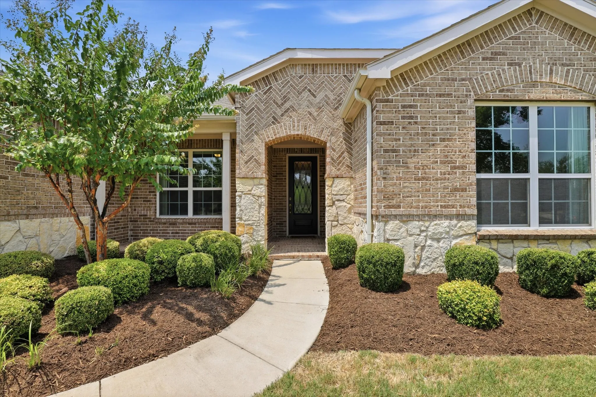 Single Family Residence For Sale in Denton County , 2464 Island View Drive, Frisco, Texas 75036, 3 Bedroom, 3 Bathroom, 2 Garage spaces, 2,520 Sqft, built in 2016, mls#21350978, Real Estate Agent in Frisco, Homes For Sale in Denton county, Homes For Sale in Frisco, Realtor in Frisco Texas, Real Estate Brokerage Independent Realty Texas, Luminita Cordes Realtor